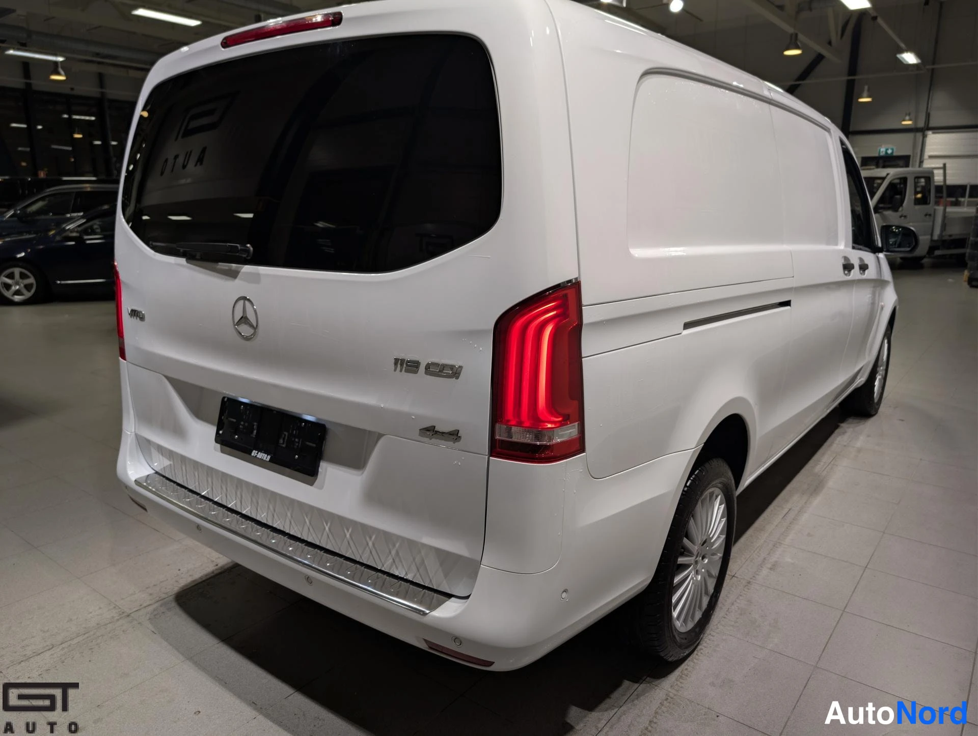 White Mercedes-Benz Vito 2020, rear, photo 8