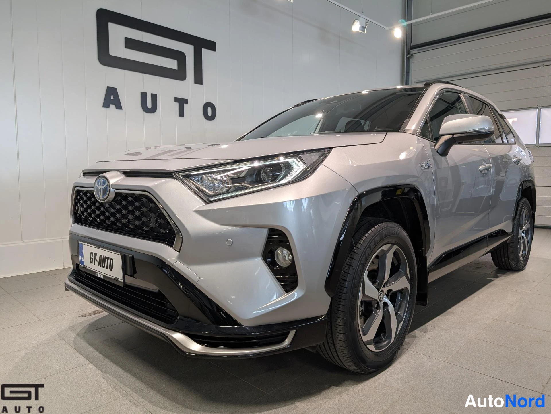 Hopea Toyota RAV4 2021, etuviisto, keula vasemmalle, kuva 2