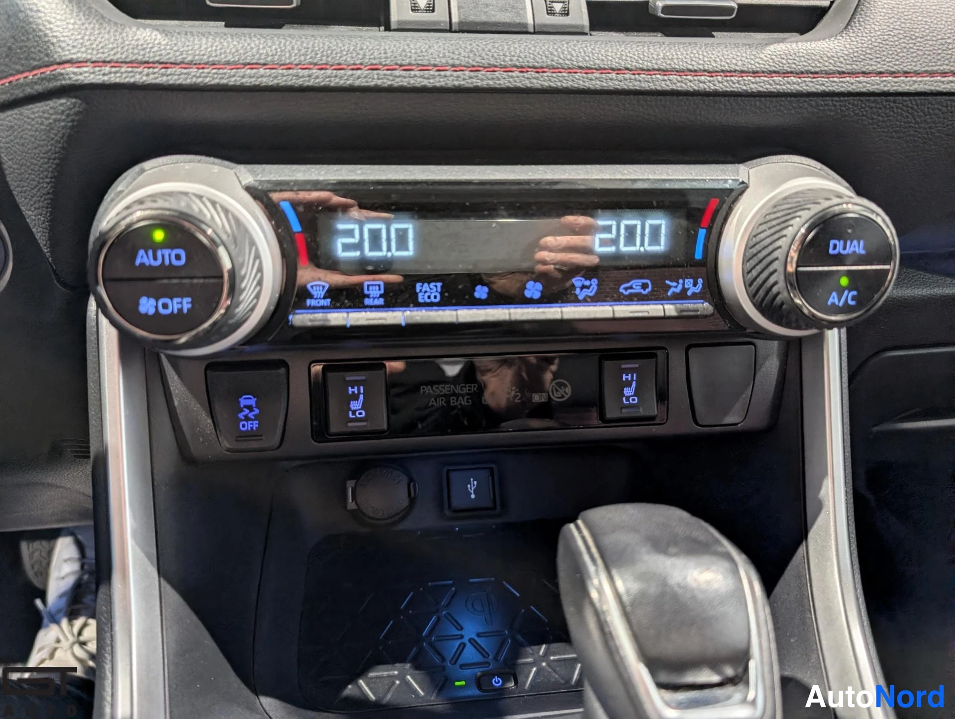 Hopea Toyota RAV4 2021, yksityiskohta, kuva 25