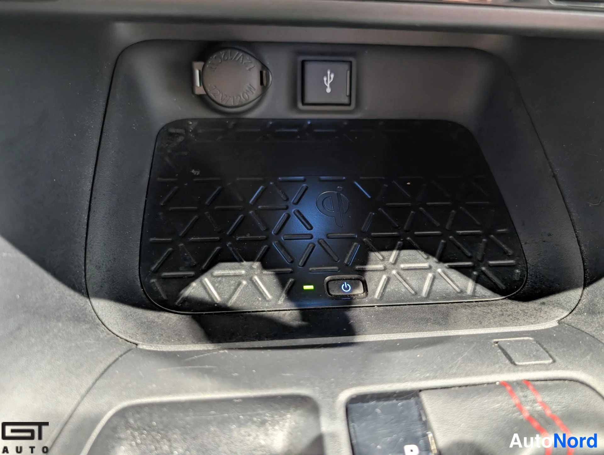 Hopea Toyota RAV4 2021, yksityiskohta, kuva 27