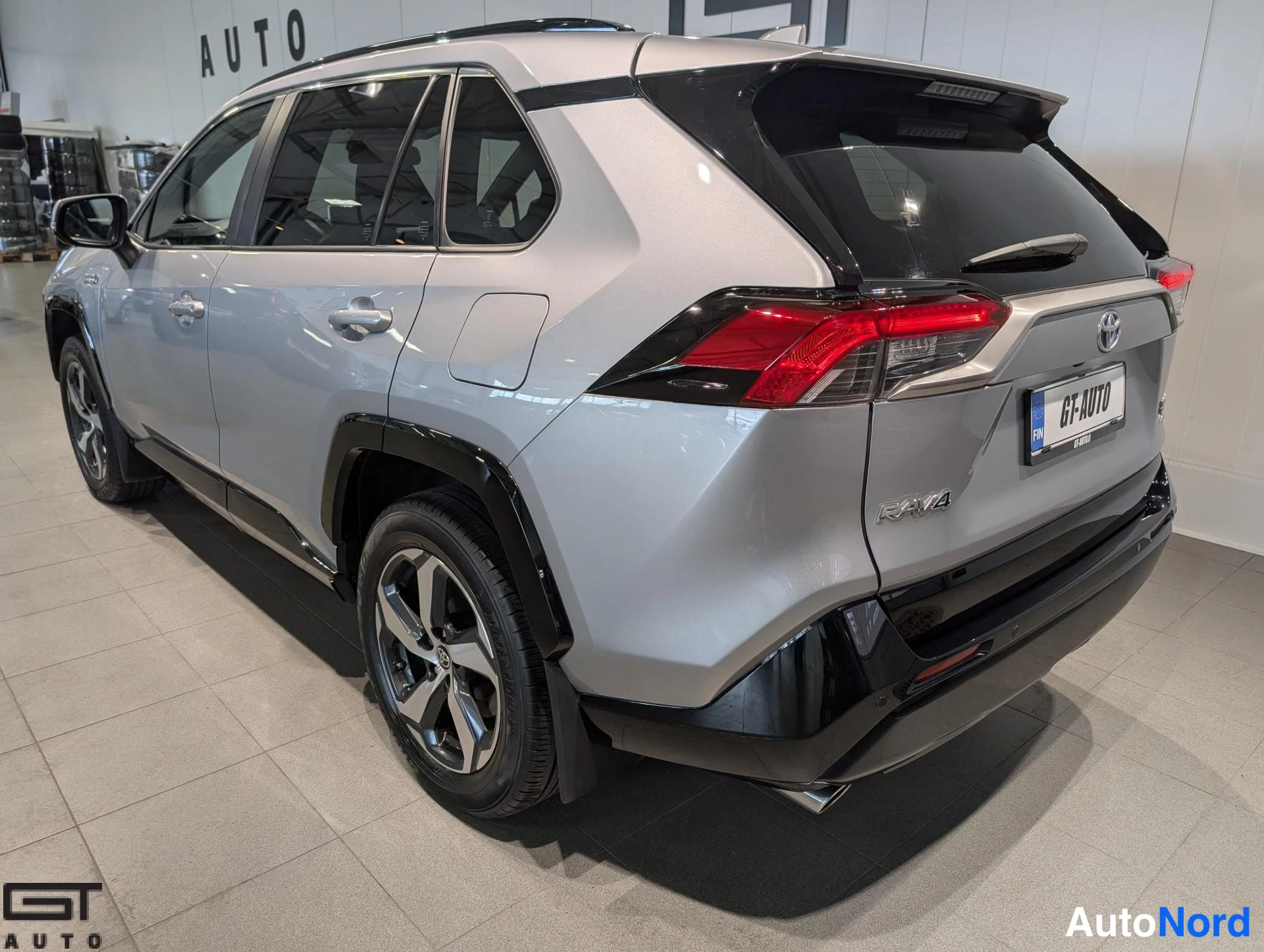 Hopea Toyota RAV4 2021, takaviisto, kuva 7
