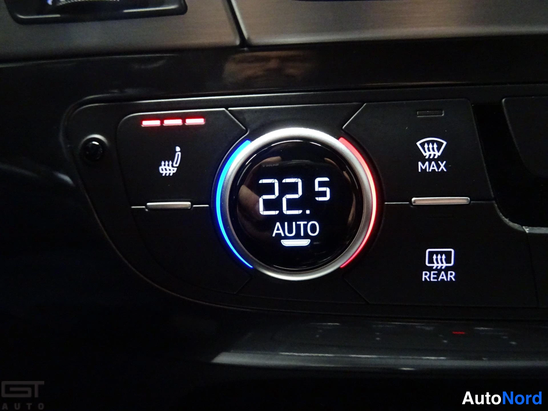 Musta Audi Q7 2015, yksityiskohta, kuva 25