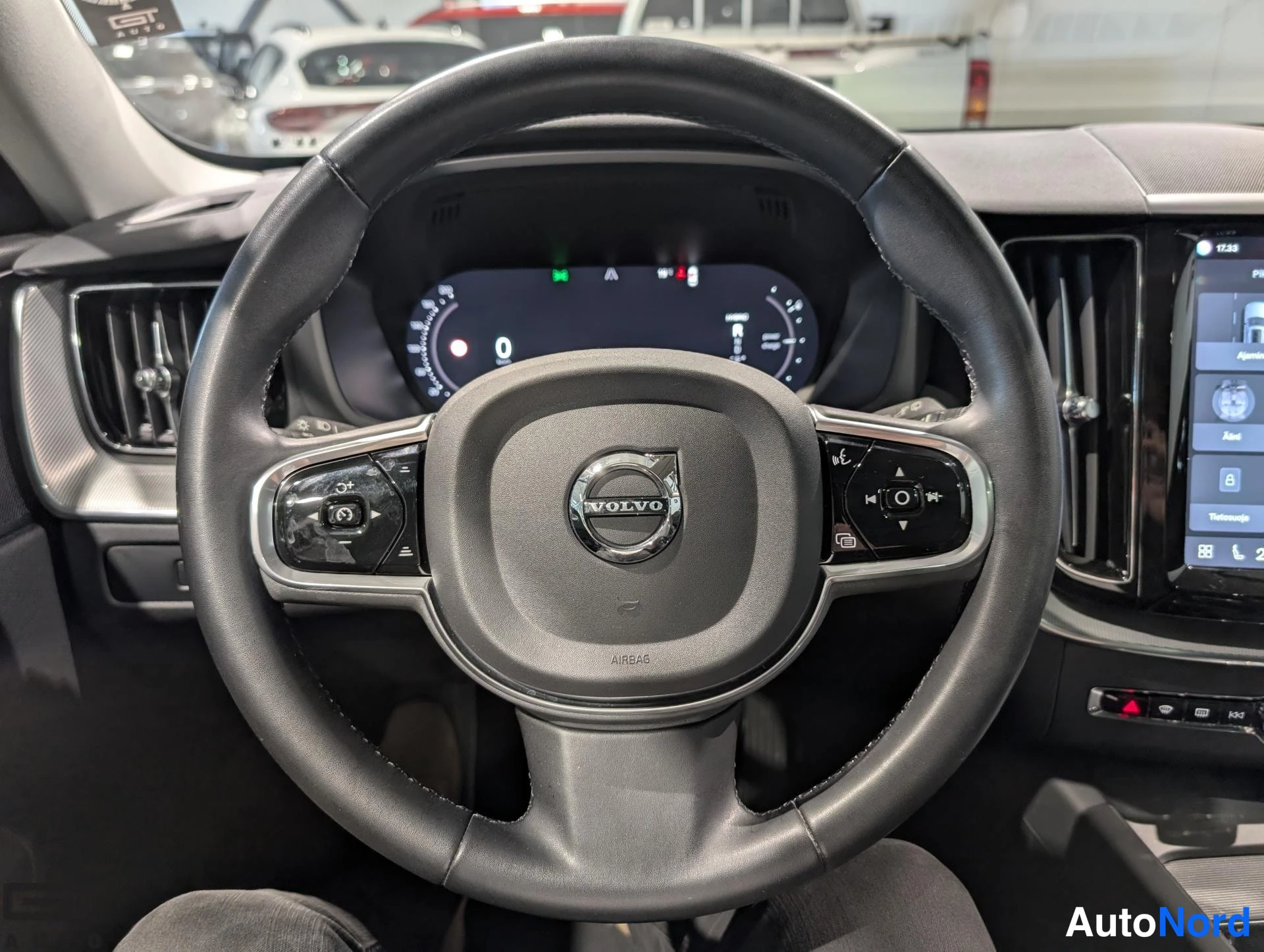 Harmaa Volvo XC60 2023, yksityiskohta, kuva 17