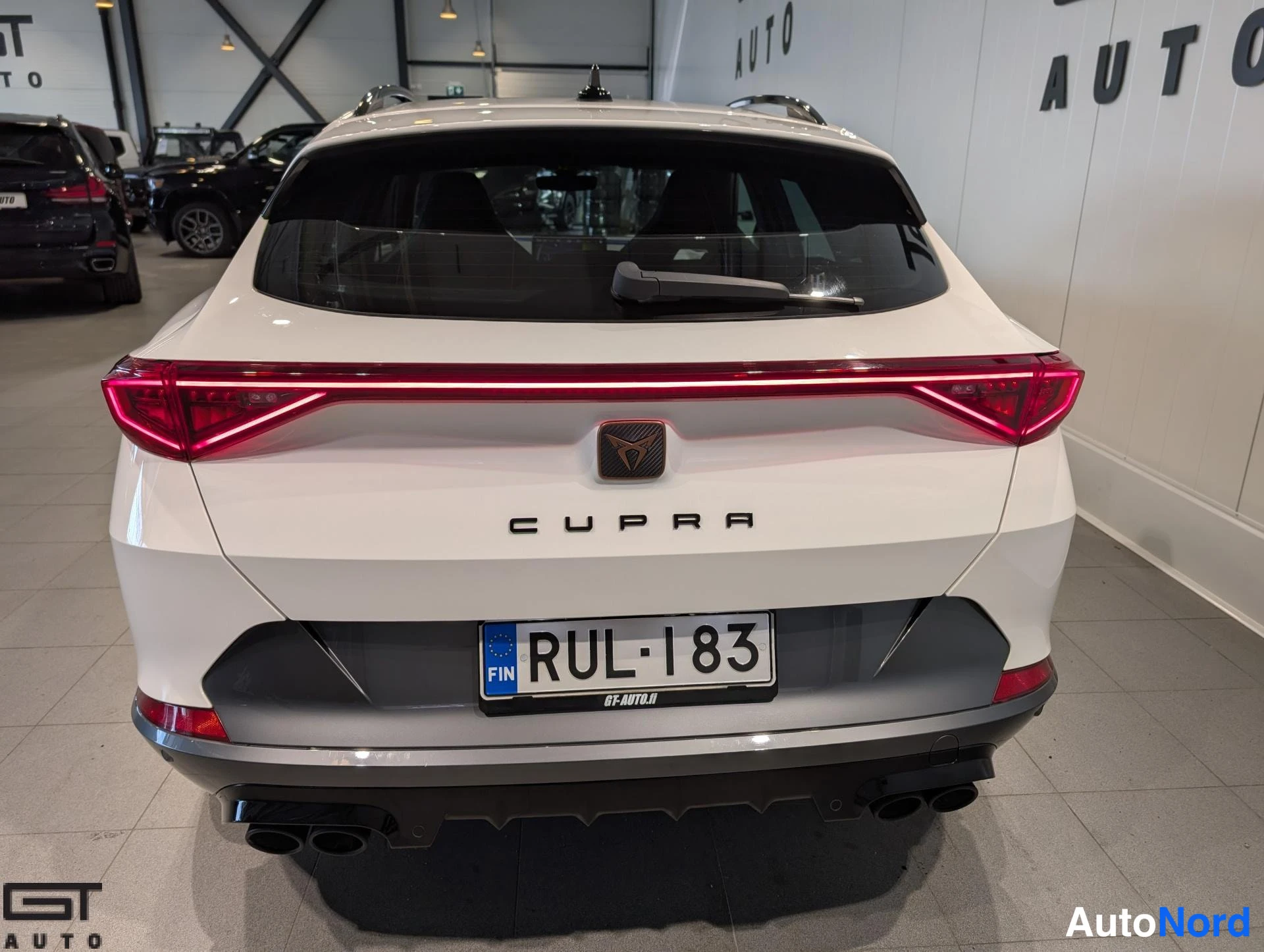 Valkoinen Cupra Formentor 2021, takaa, kuva 9
