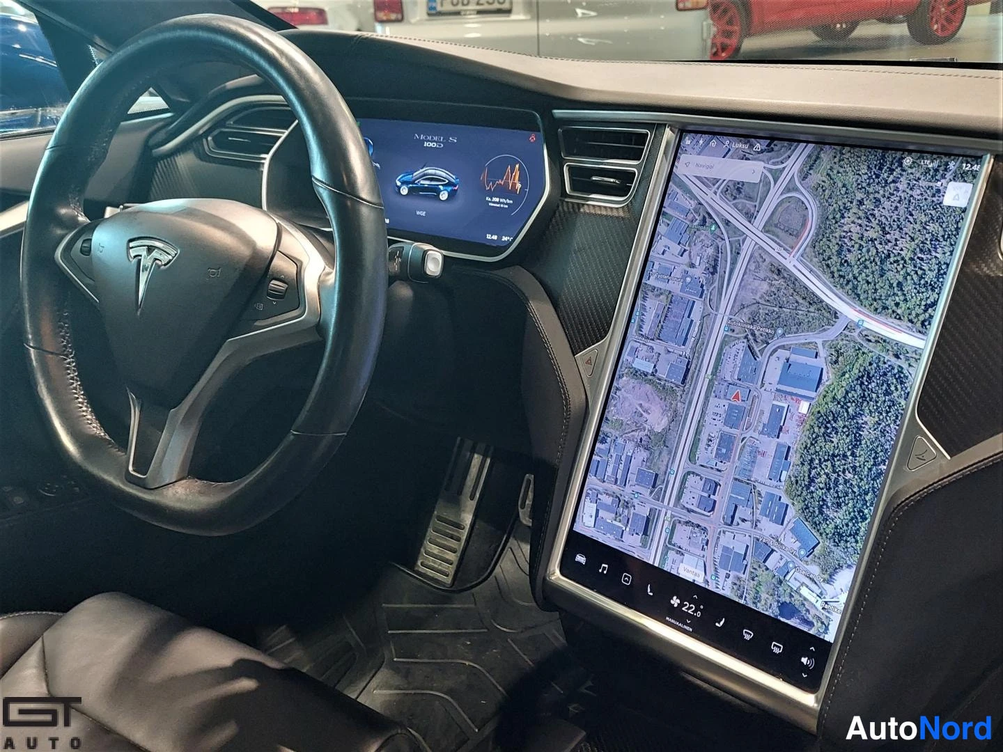 Sininen Tesla Model S 2018, ohjaamo, kuva 9