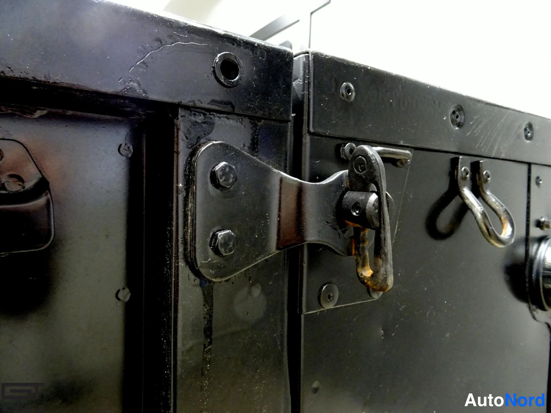 Musta Land Rover Defender 2003, yksityiskohta, kuva 19