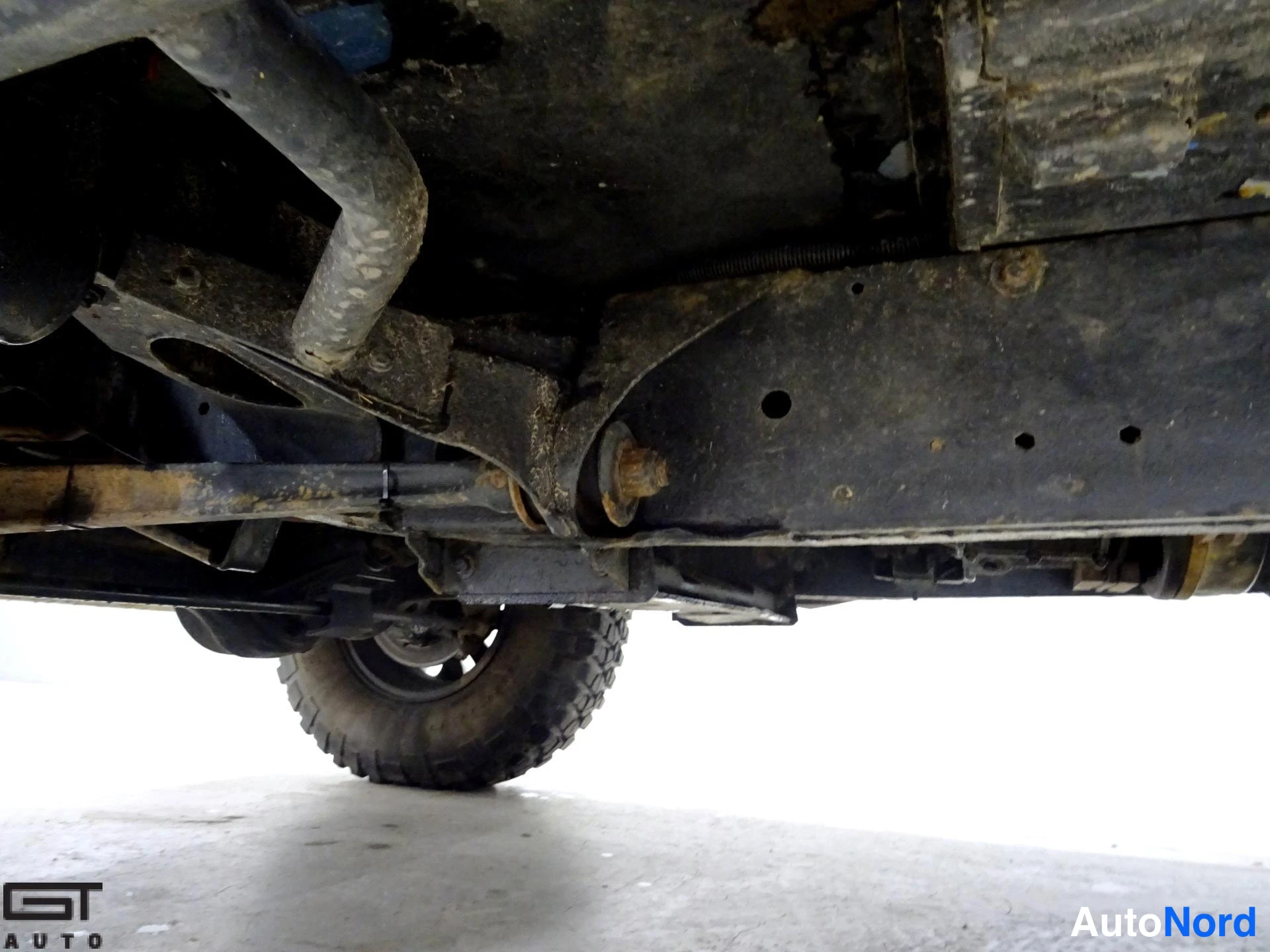 Musta Land Rover Defender 2003, yksityiskohta, kuva 22