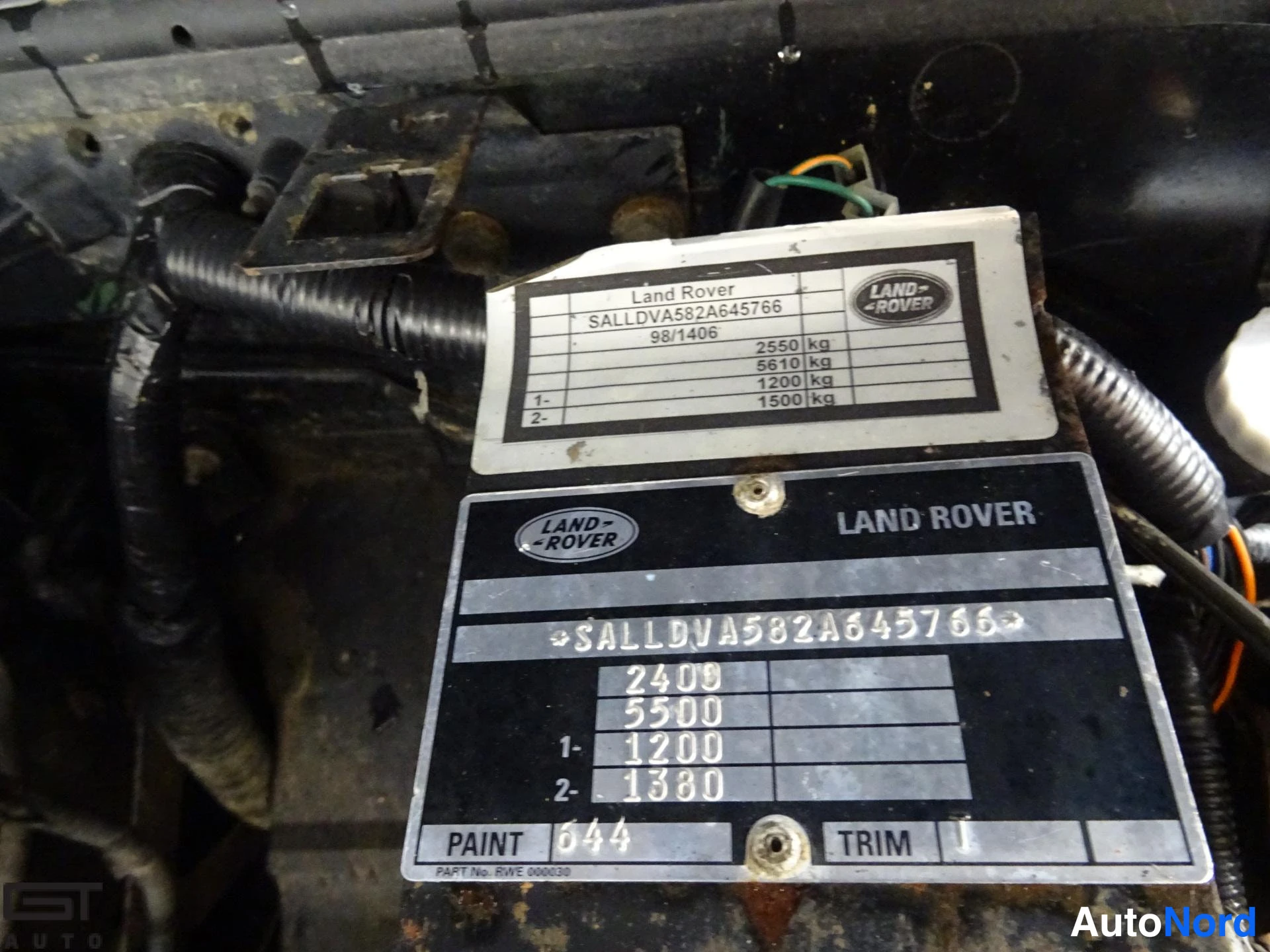 Musta Land Rover Defender 2003, yksityiskohta, kuva 33