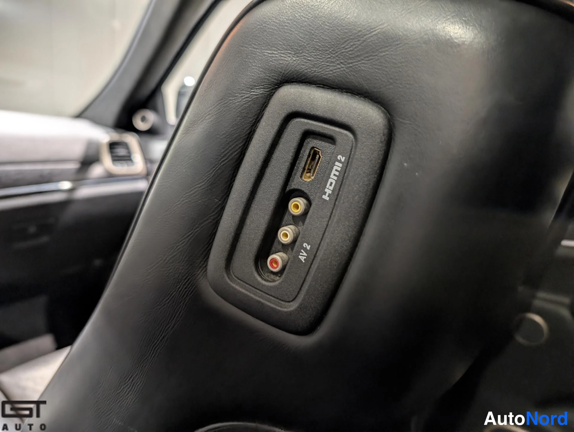 Musta Jeep Grand Cherokee 2015, yksityiskohta, kuva 18