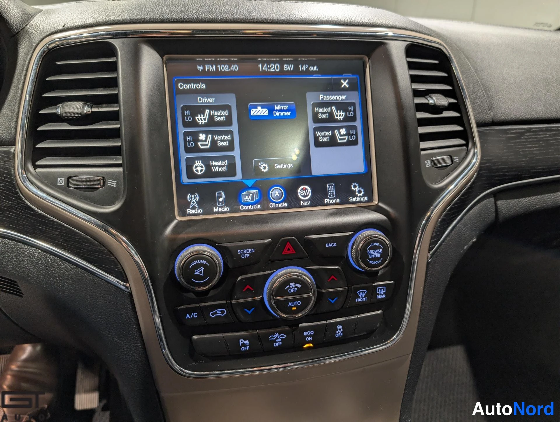 Musta Jeep Grand Cherokee 2015, yksityiskohta, kuva 26