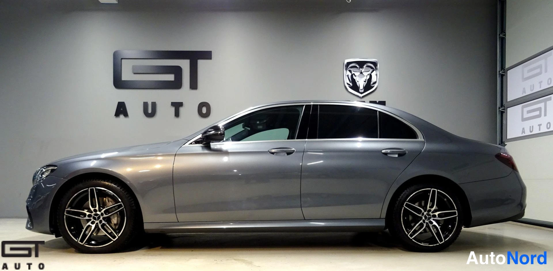 Harmaa Mercedes-Benz E 2016, sivulta, kuva 6