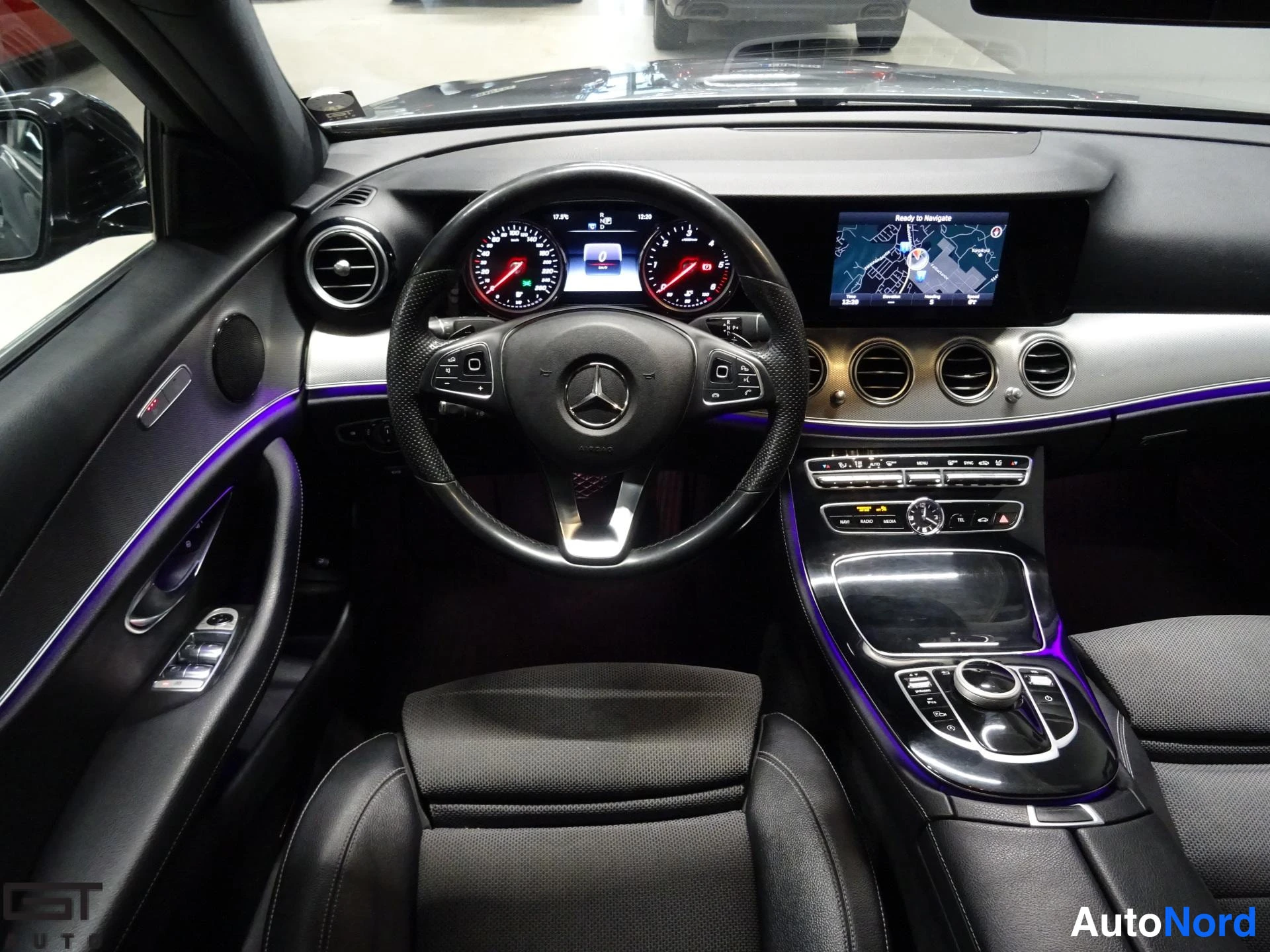 Harmaa Mercedes-Benz E 2016, ohjaamo, kuva 14