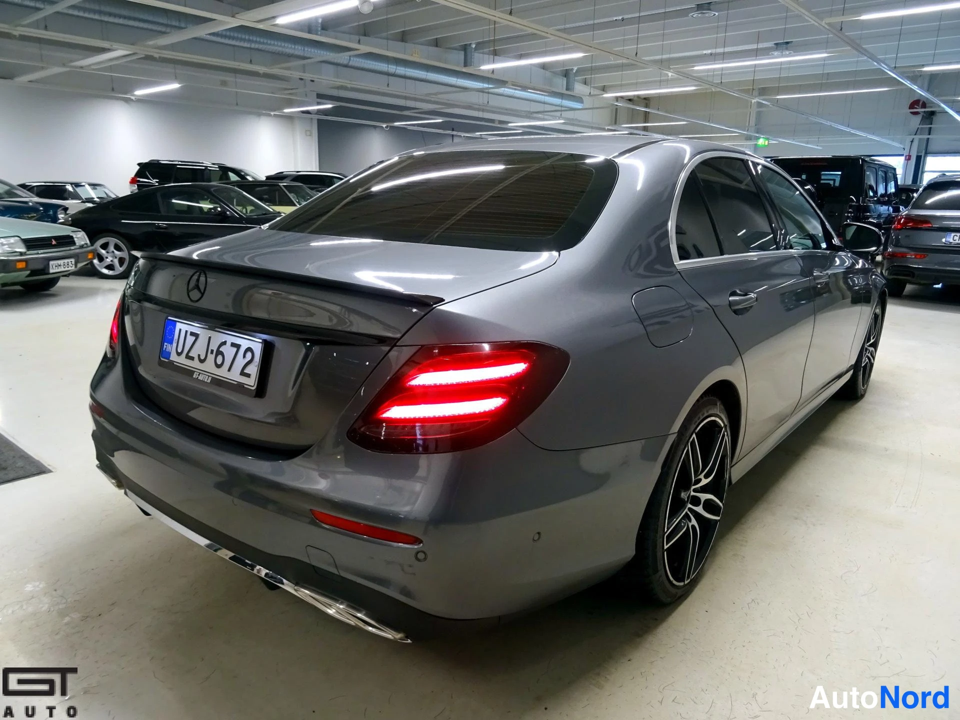 Harmaa Mercedes-Benz E 2016, takaviisto, kuva 7