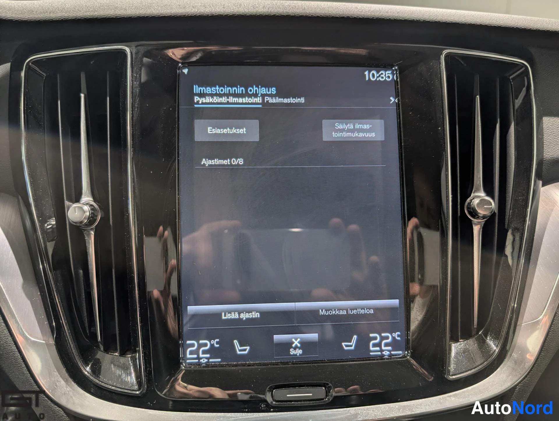Harmaa Volvo V60 2020, yksityiskohta, kuva 24