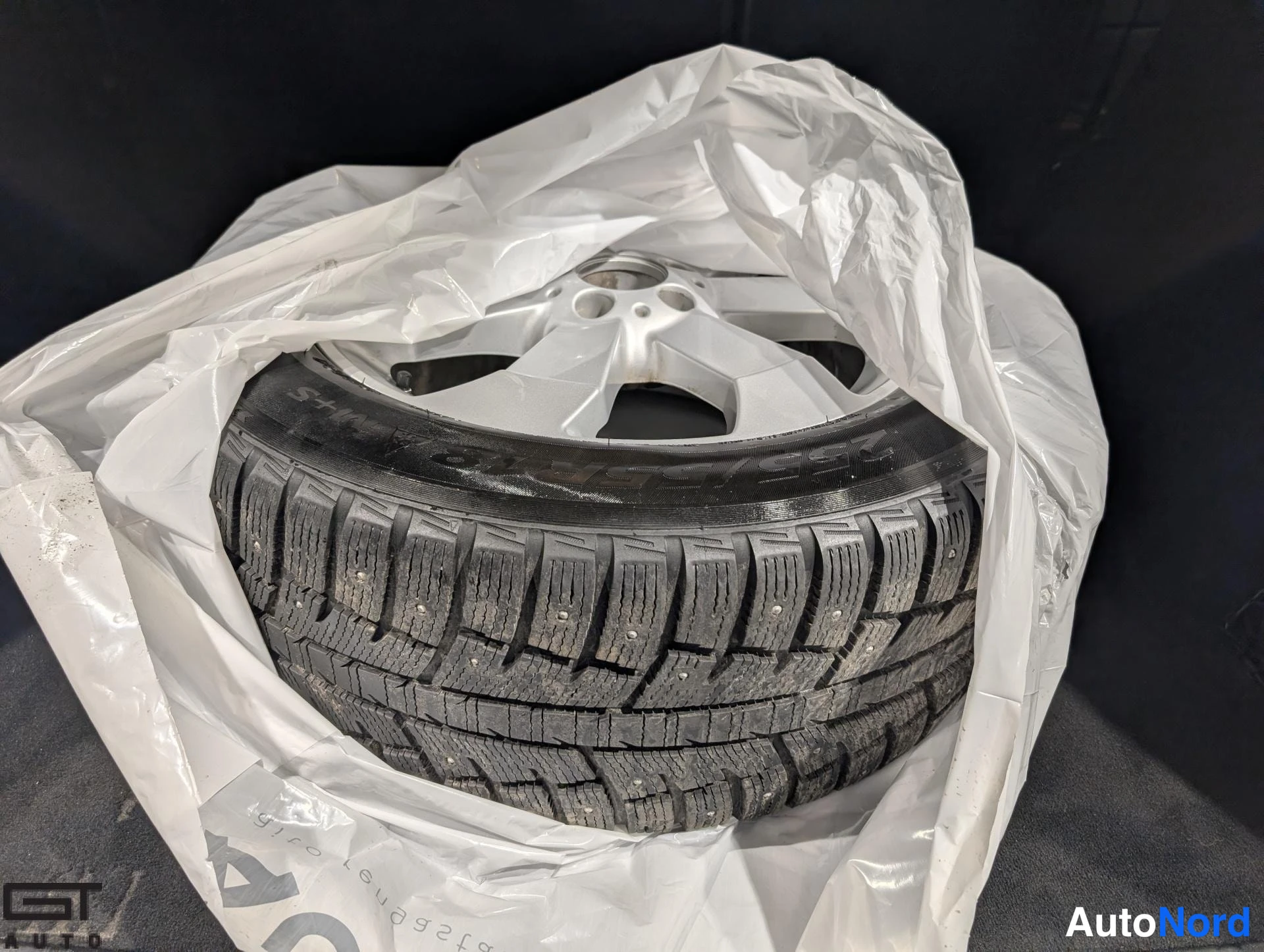 Valkoinen Mercedes-Benz GLE 2016, yksityiskohta, kuva 22