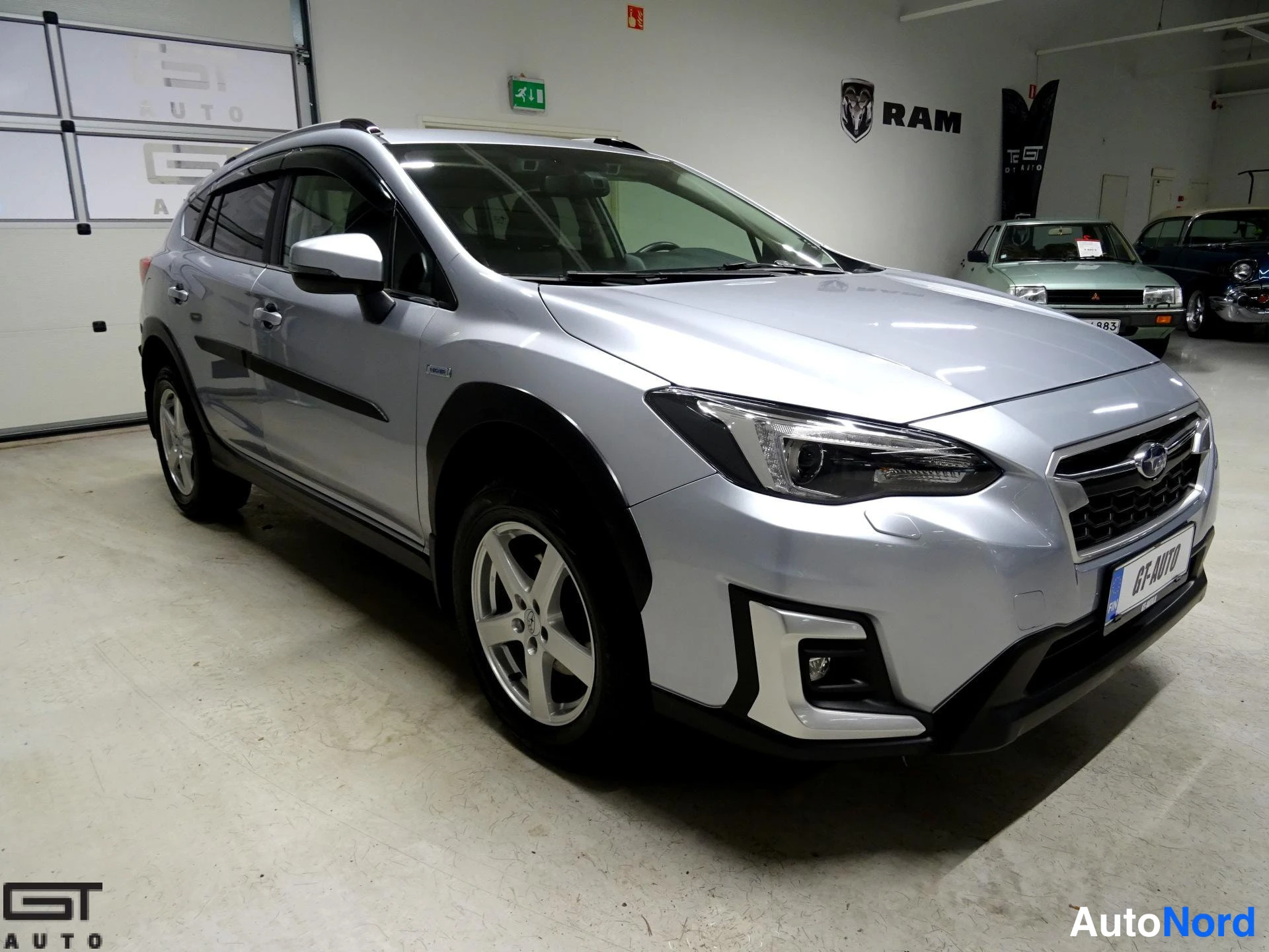 Hopea Subaru XV 2020, etuviisto, keula oikealle, kuva 4