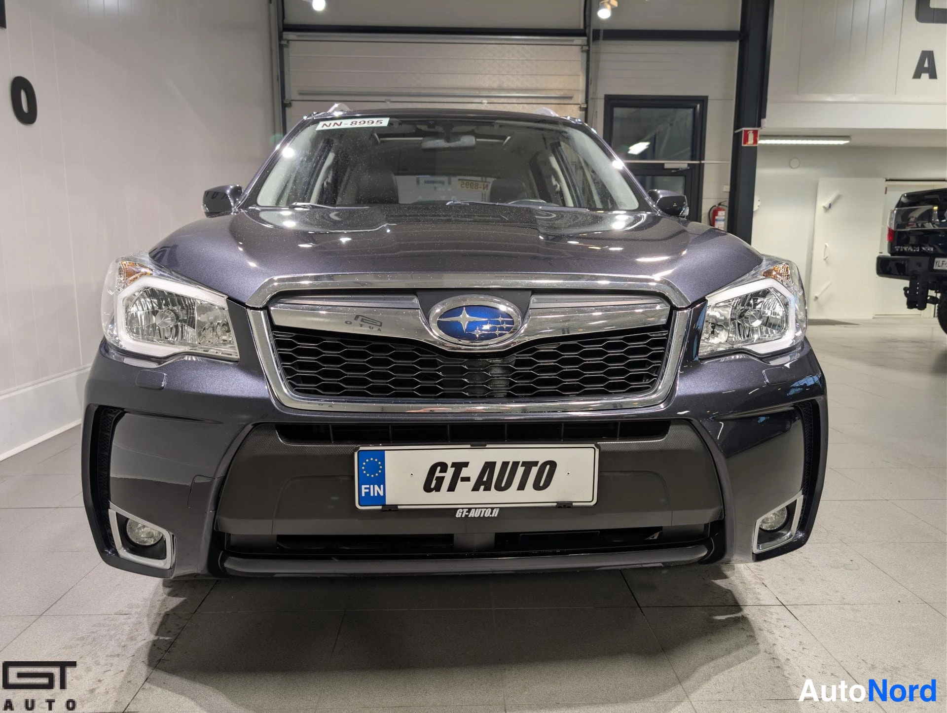 Harmaa Subaru Forester 2013, edestä, kuva 5