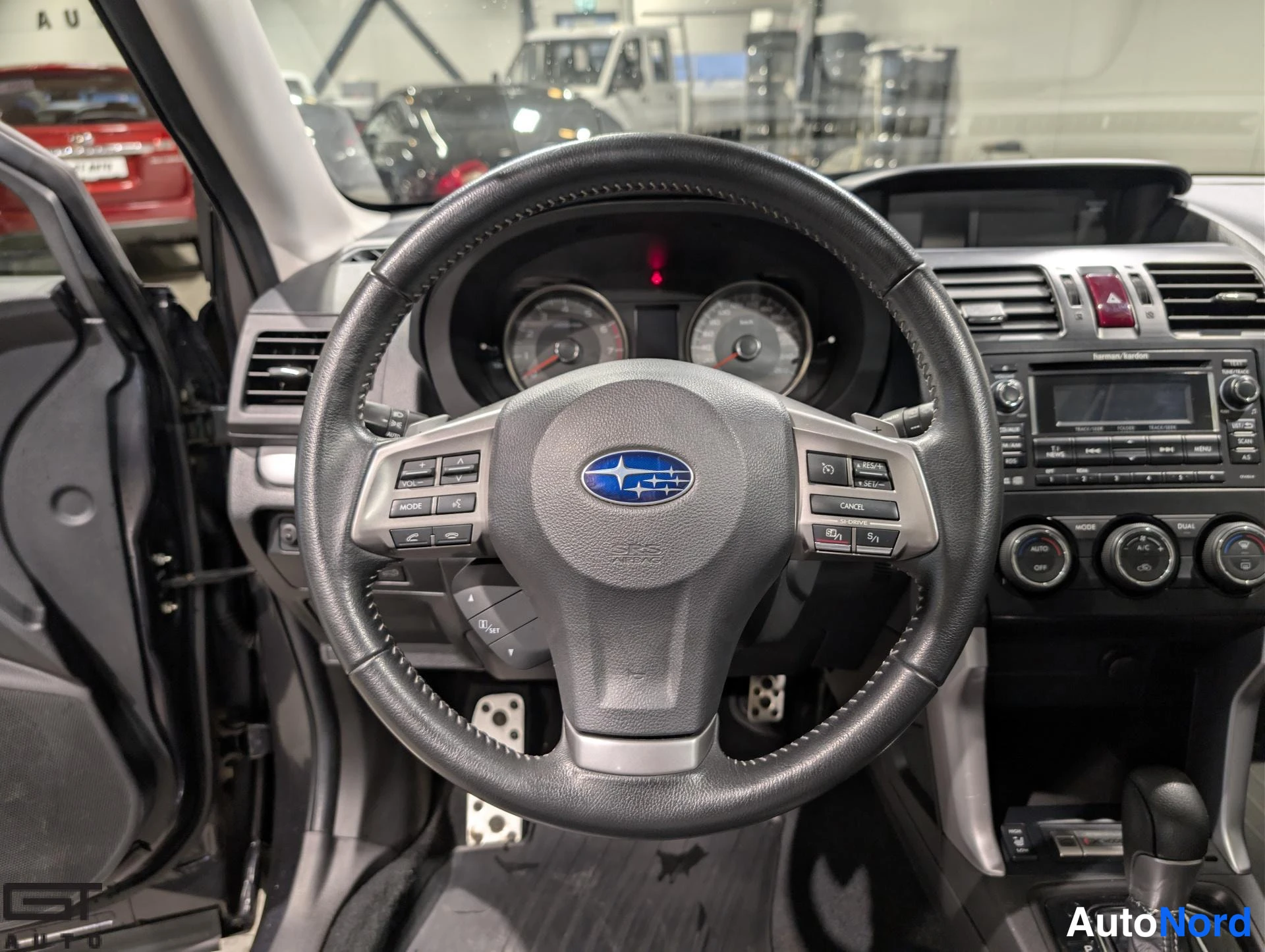 Harmaa Subaru Forester 2013, yksityiskohta, kuva 19