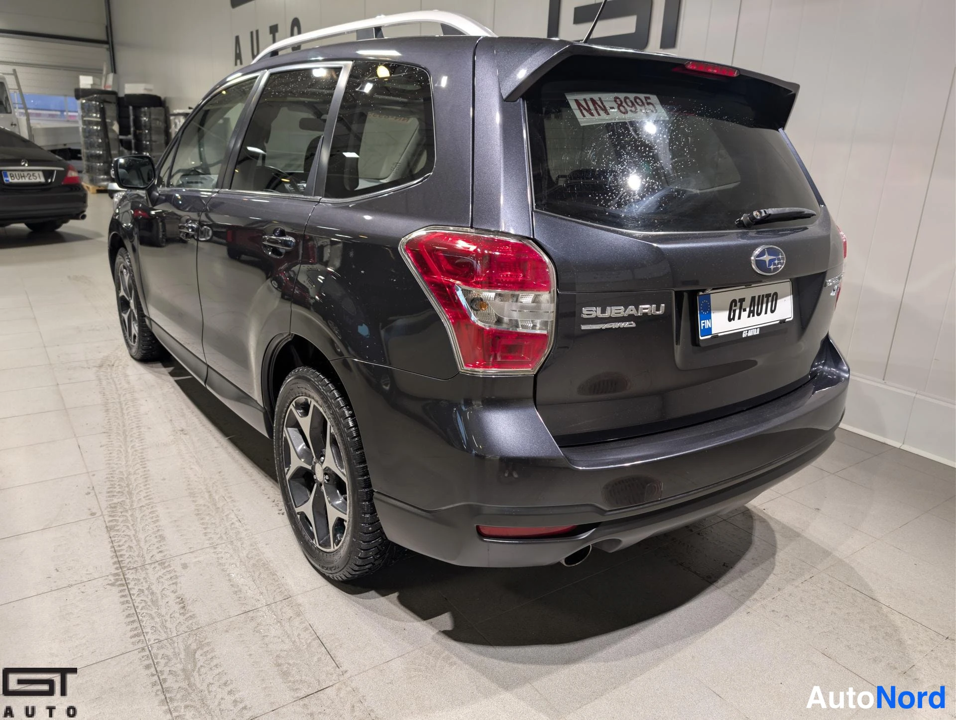 Harmaa Subaru Forester 2013, takaviisto, kuva 8