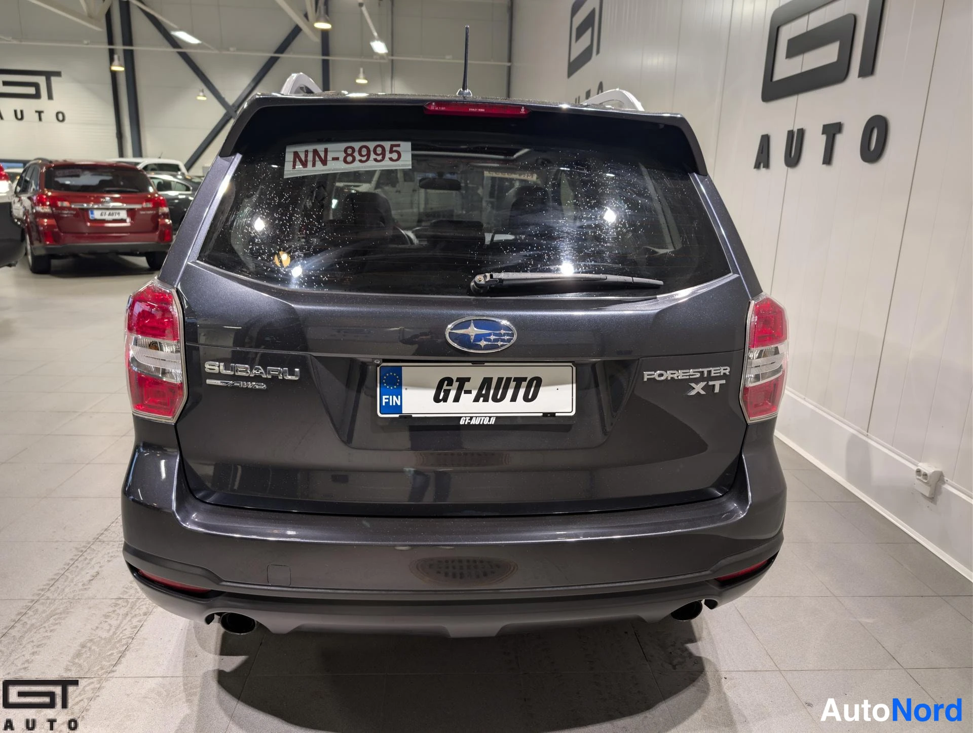 Harmaa Subaru Forester 2013, takaa, kuva 9