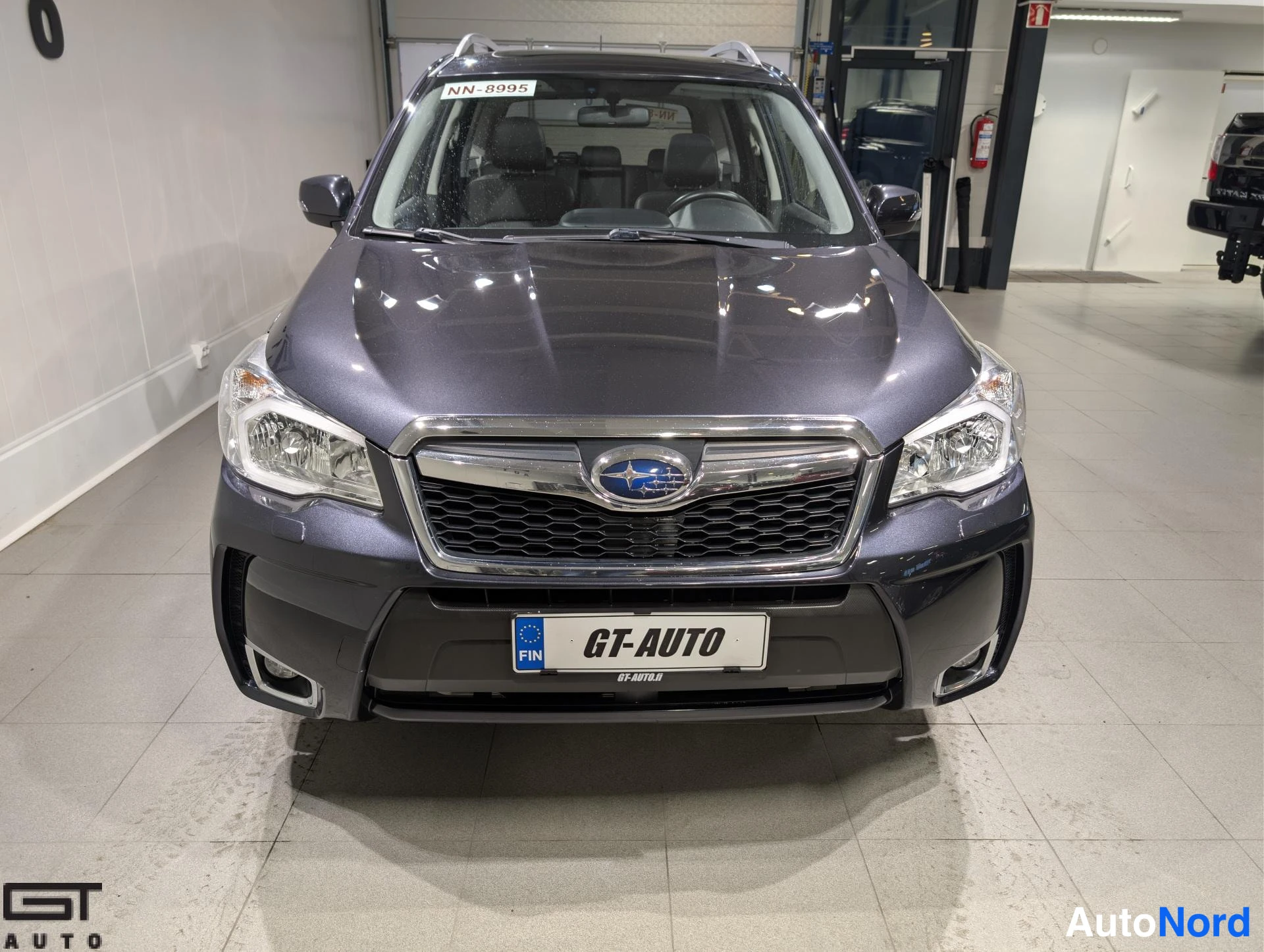 Harmaa Subaru Forester 2013, edestä, kuva 4