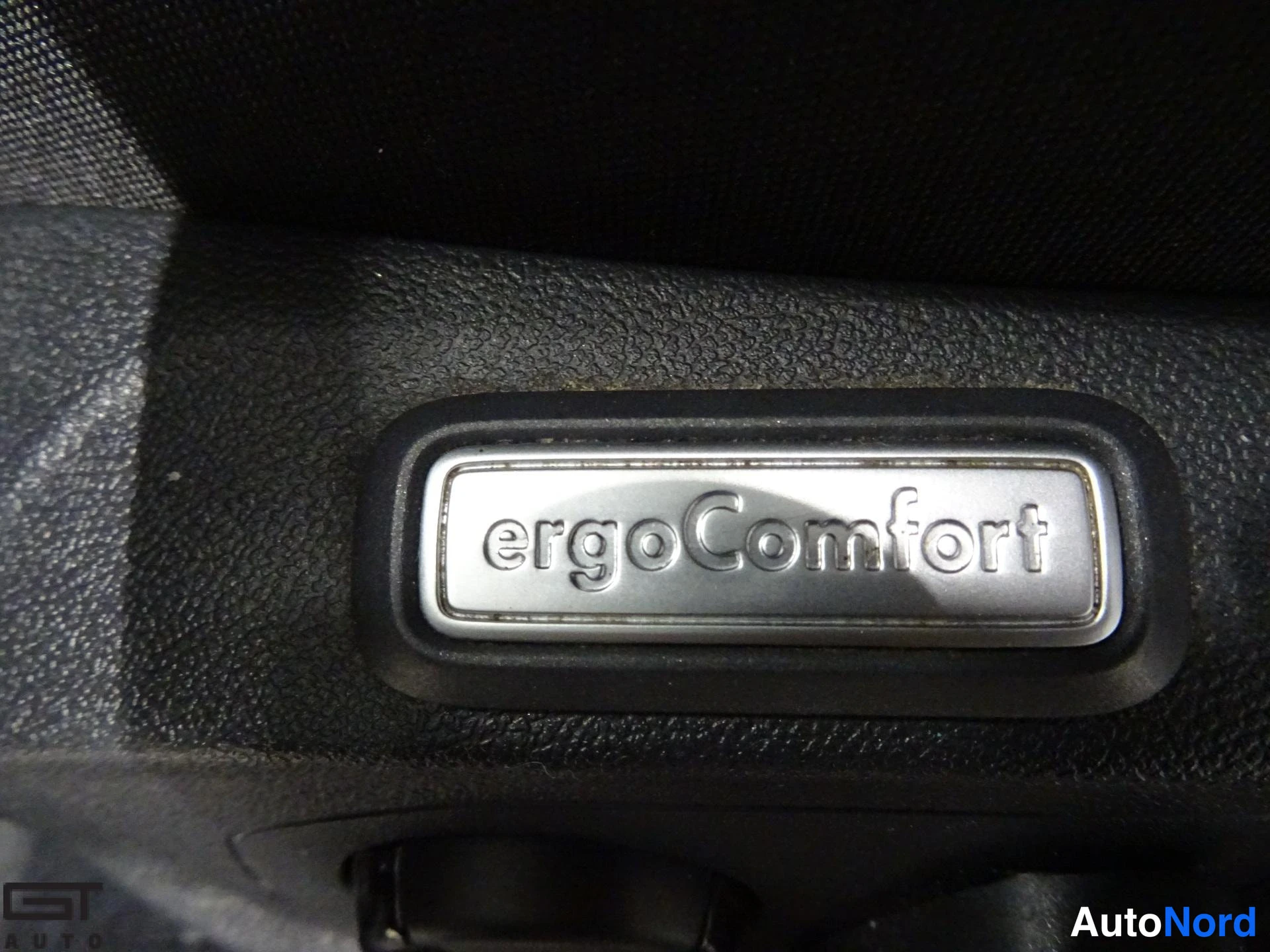 Vihreä Volkswagen Arteon 2018, yksityiskohta, kuva 20