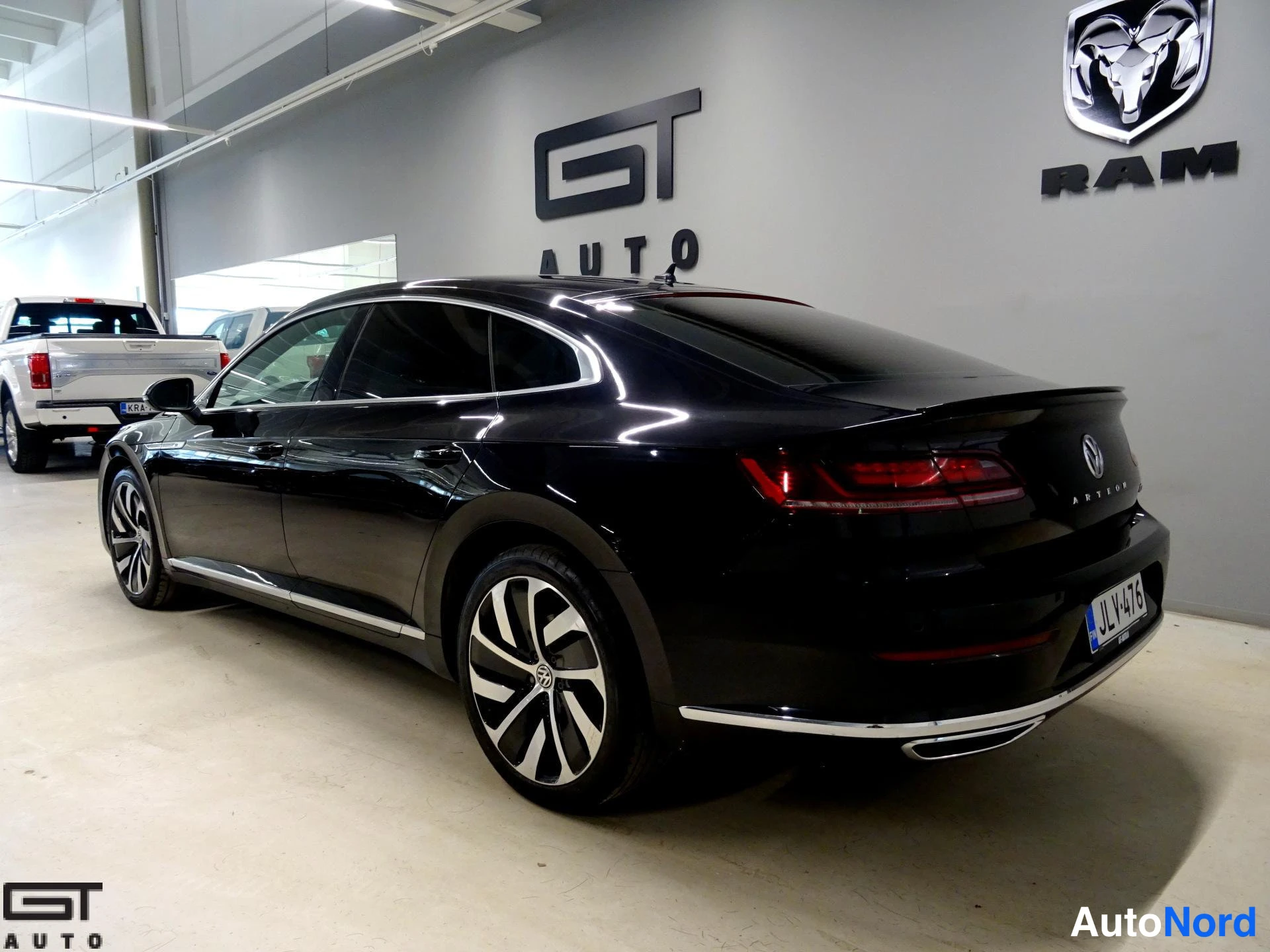 Vihreä Volkswagen Arteon 2018, takaviisto, kuva 7