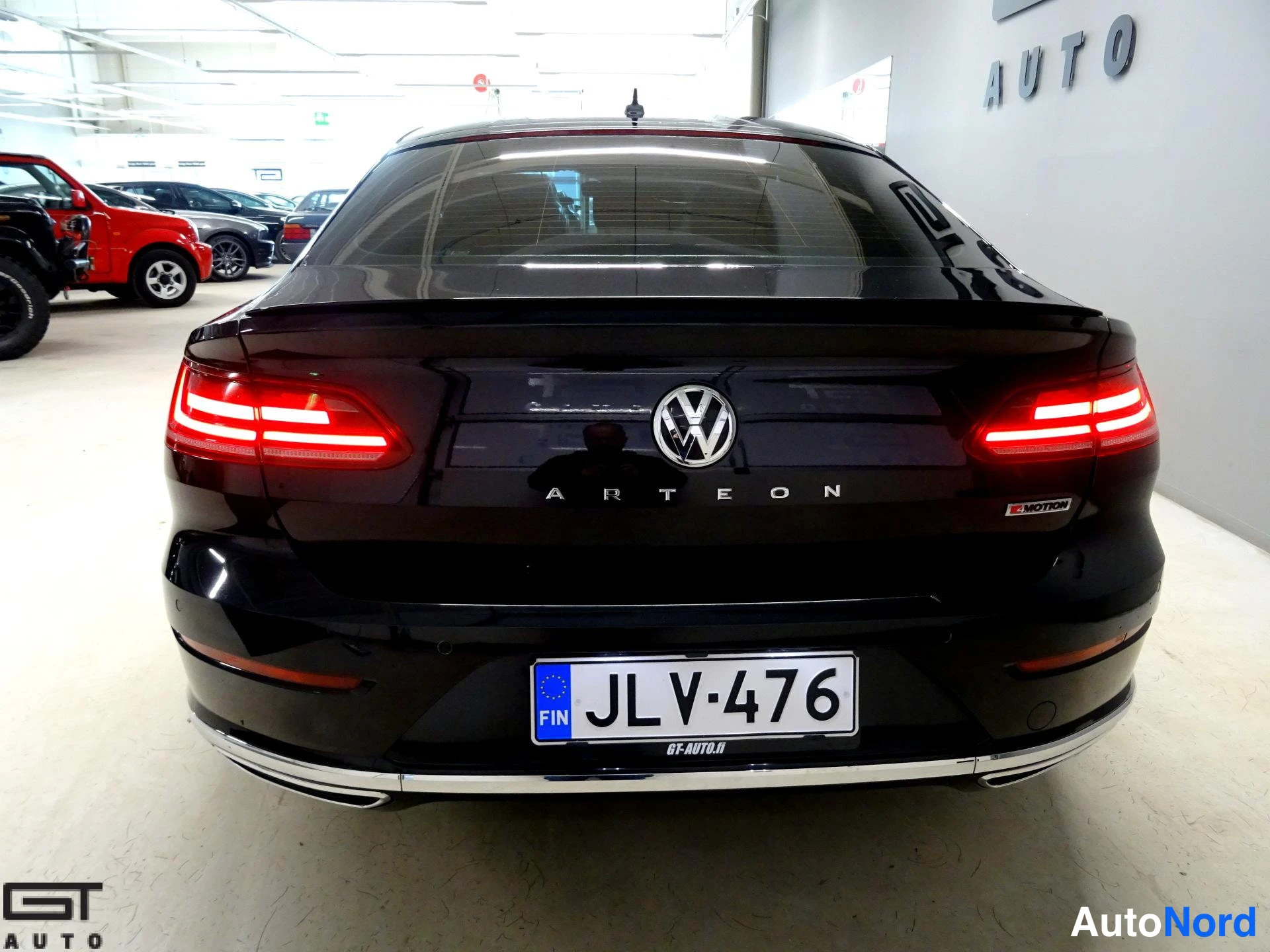 Vihreä Volkswagen Arteon 2018, takaa, kuva 8