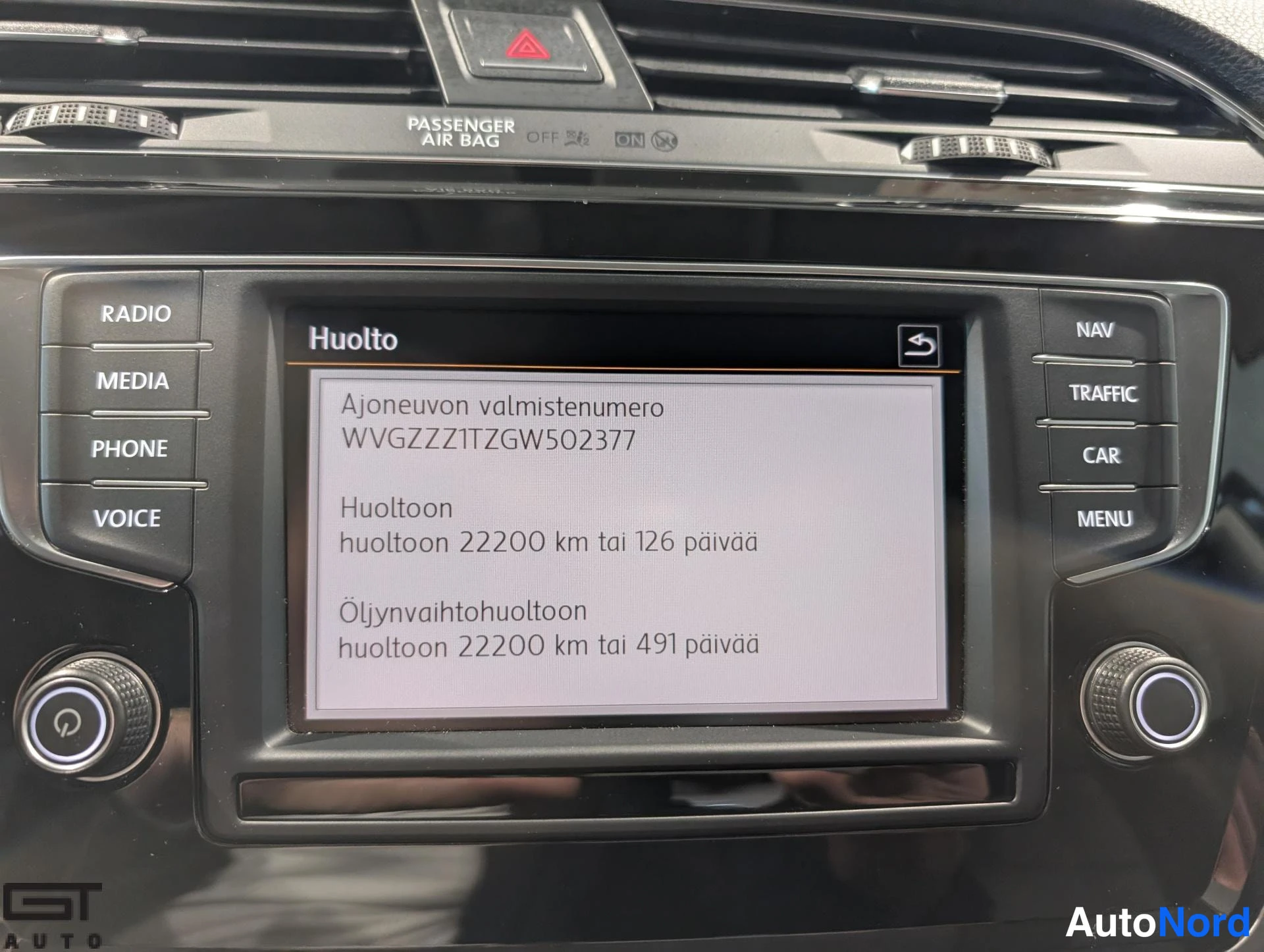 Musta Volkswagen Touran 2016, yksityiskohta, kuva 20