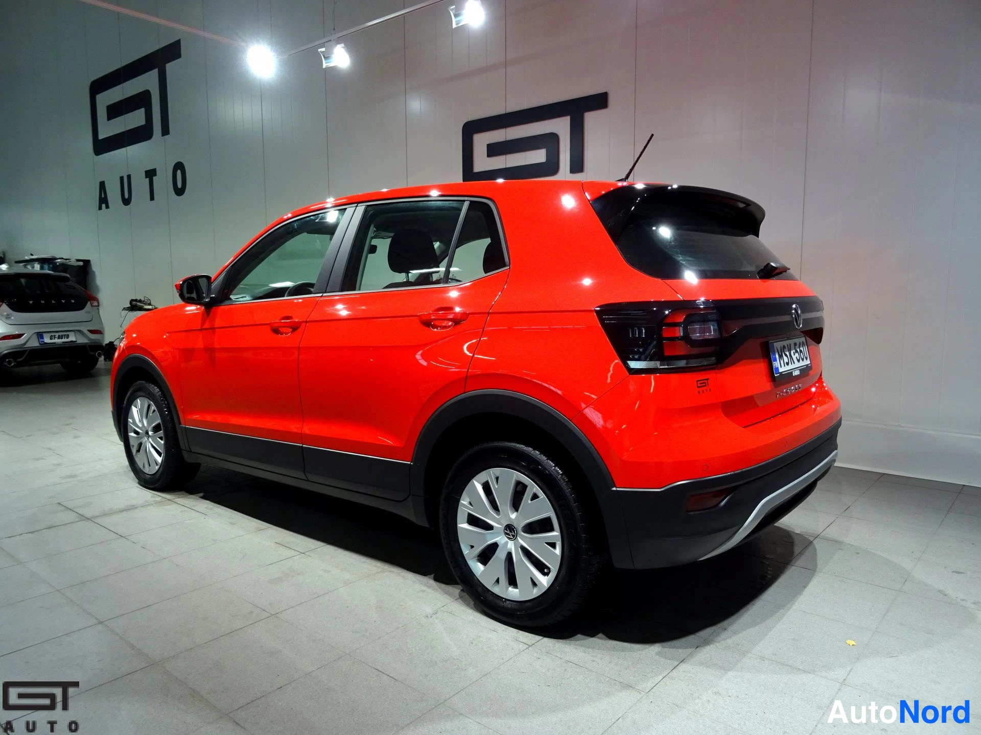 Punainen Volkswagen T-Cross 2021, takaviisto, kuva 6
