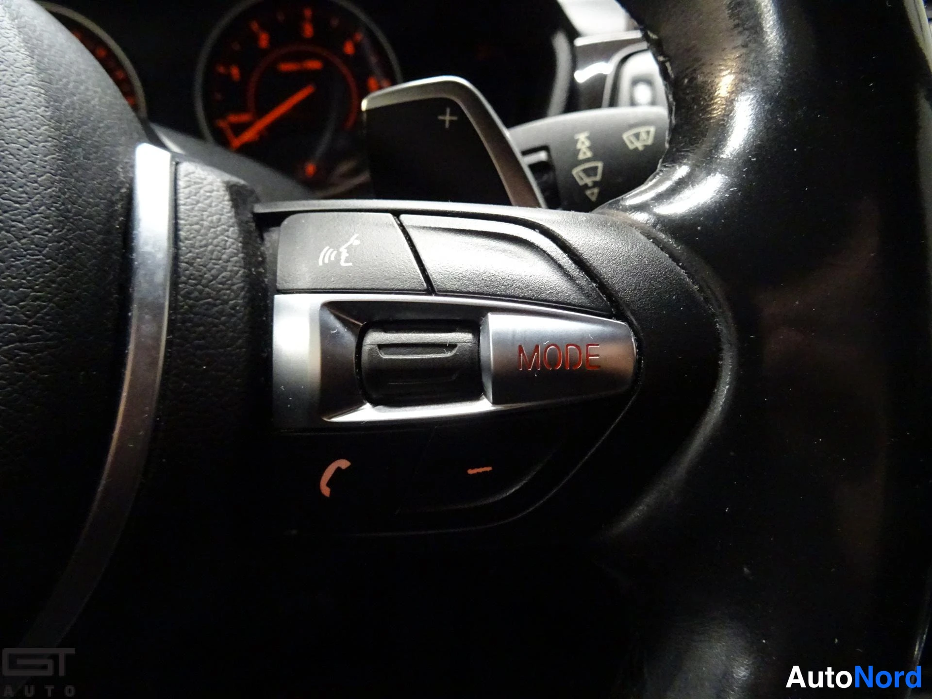 Valkoinen BMW 330d xDrive 2014, yksityiskohta, kuva 24