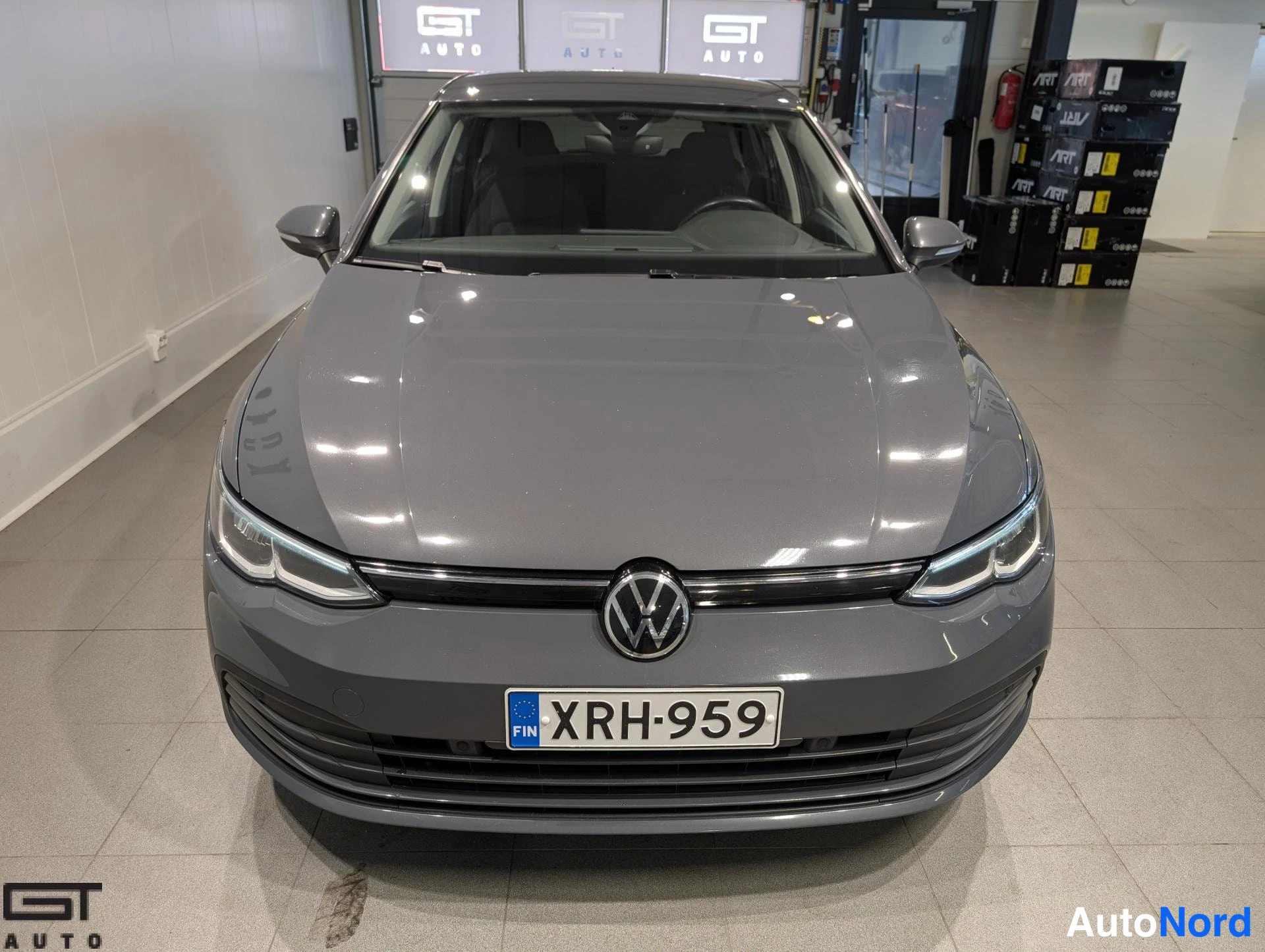 Harmaa Volkswagen Golf 2020, edestä, kuva 5