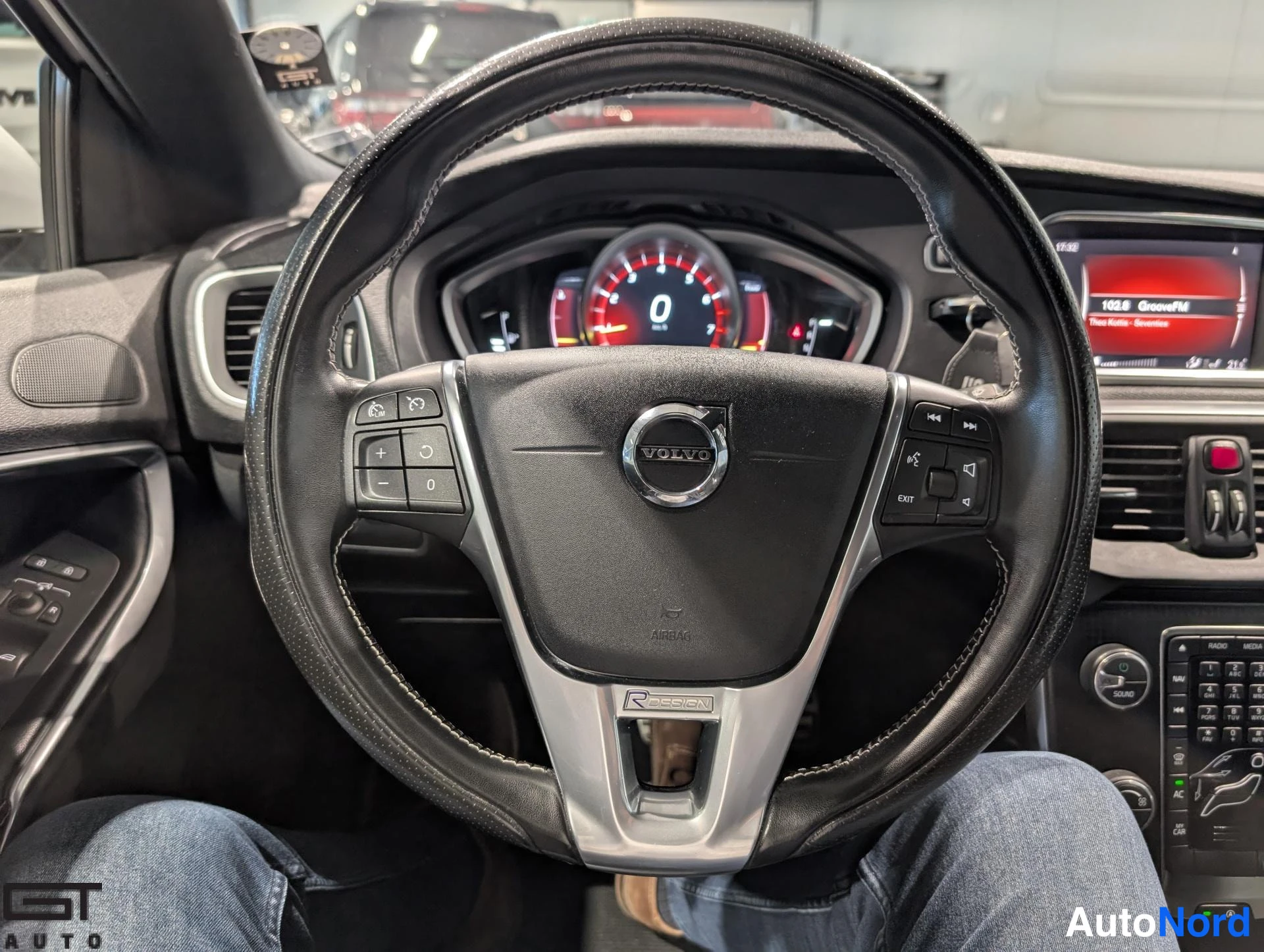 Hopea Volvo V40 2018, yksityiskohta, kuva 17