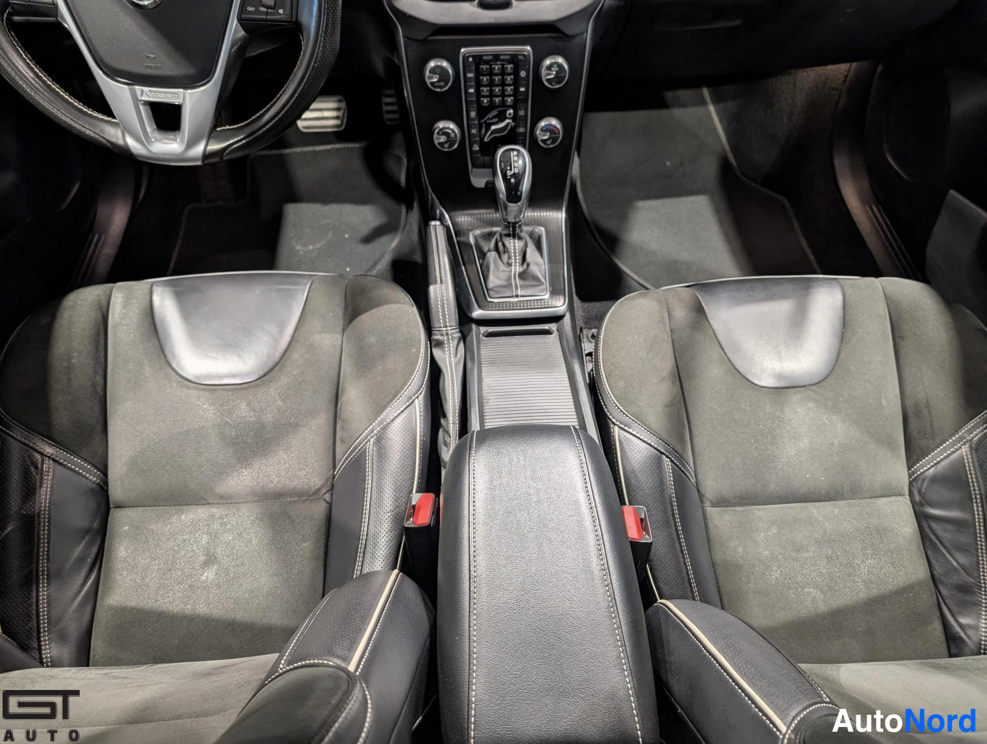 Hopea Volvo V40 2018, etuistuimet, kuva 13