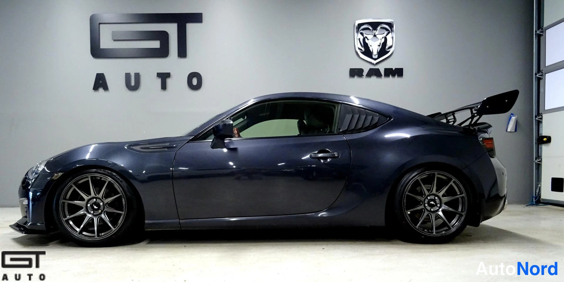 Sininen Subaru BRZ 2015, sivulta, kuva 6