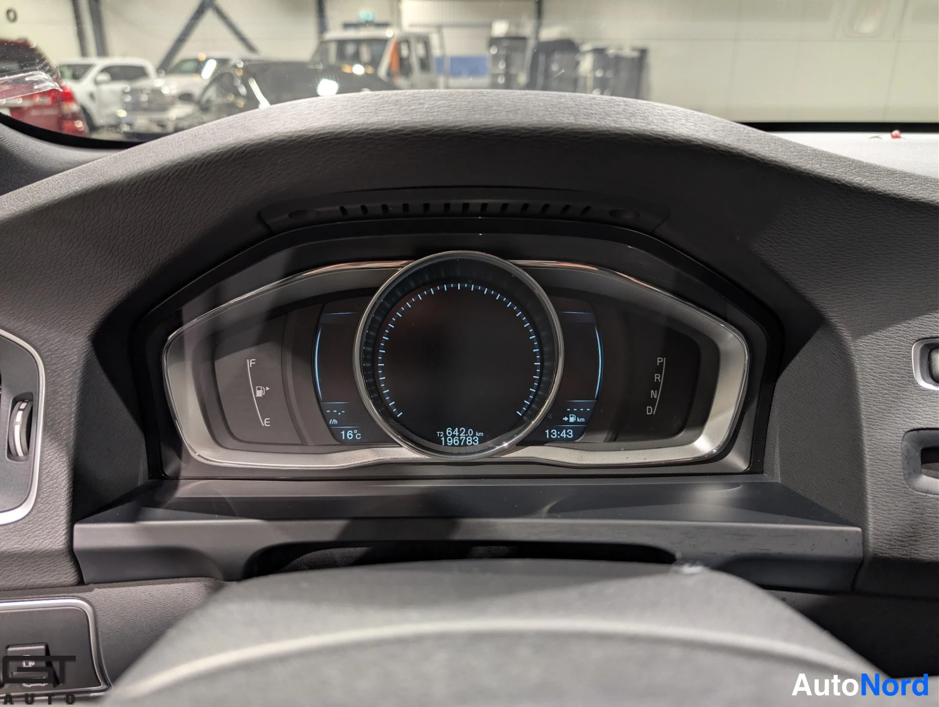 Harmaa Volvo S60 2015, yksityiskohta, kuva 20