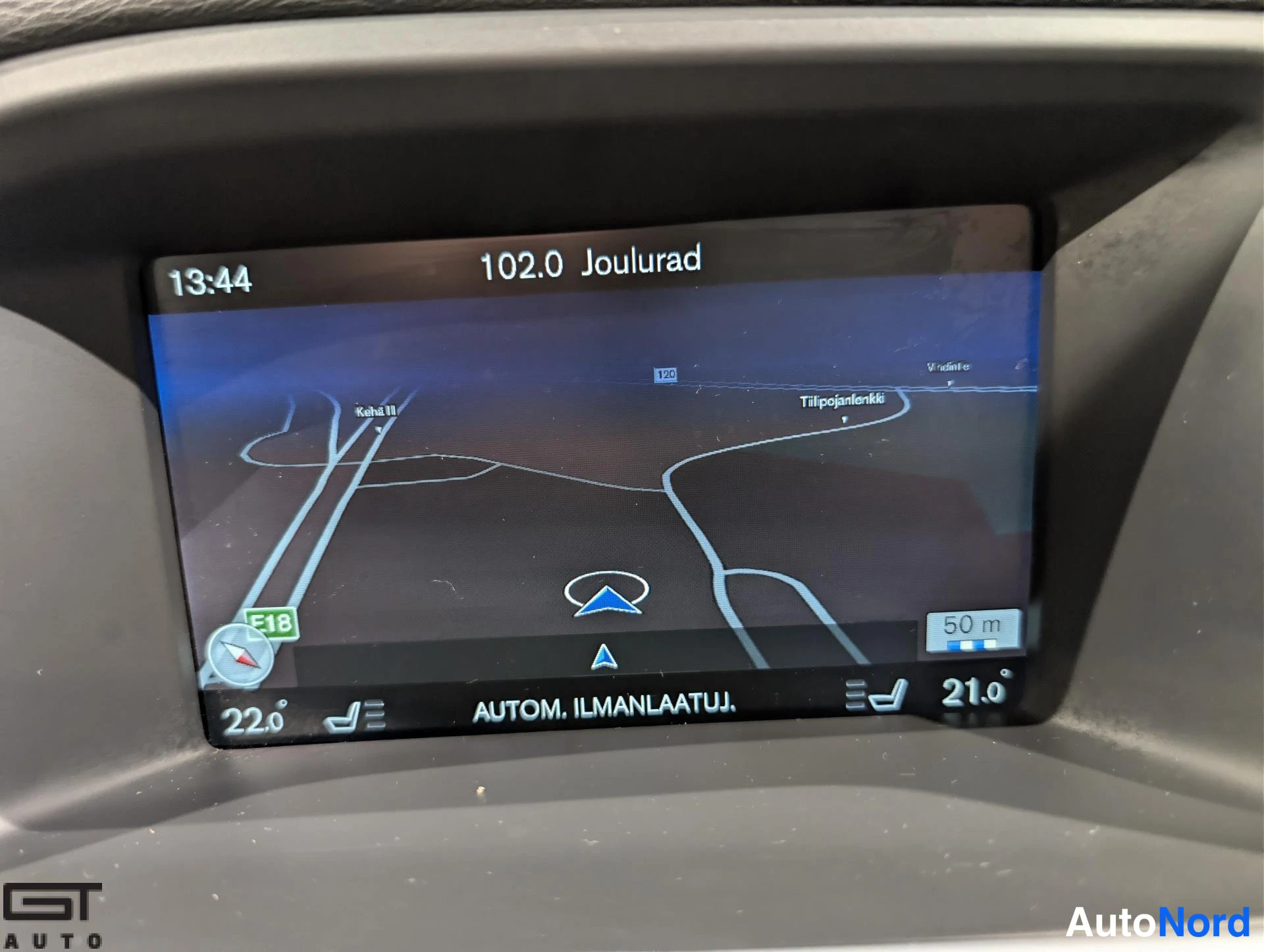 Harmaa Volvo S60 2015, yksityiskohta, kuva 17