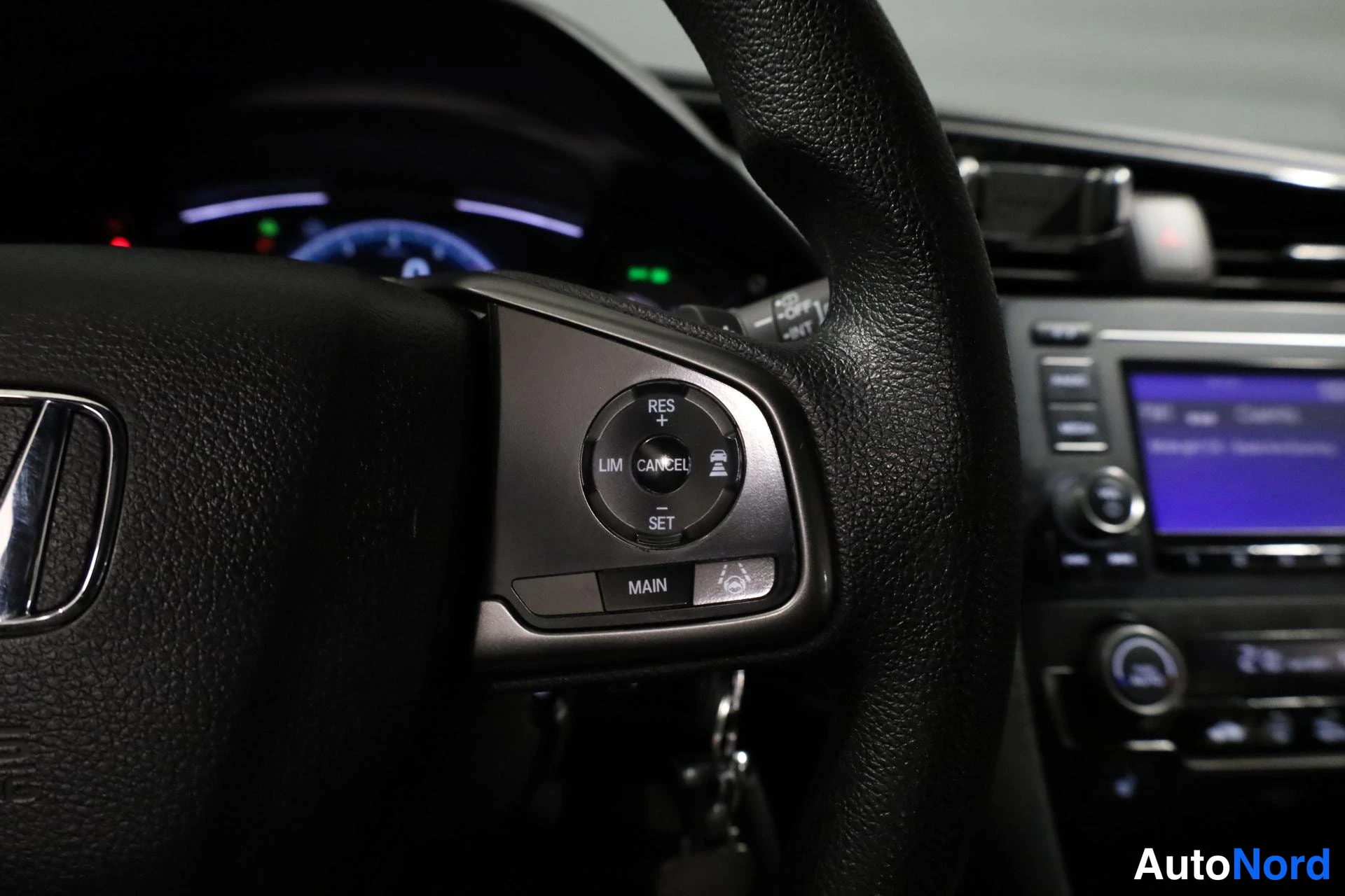 Valkoinen Honda Civic 2019, yksityiskohta, kuva 17