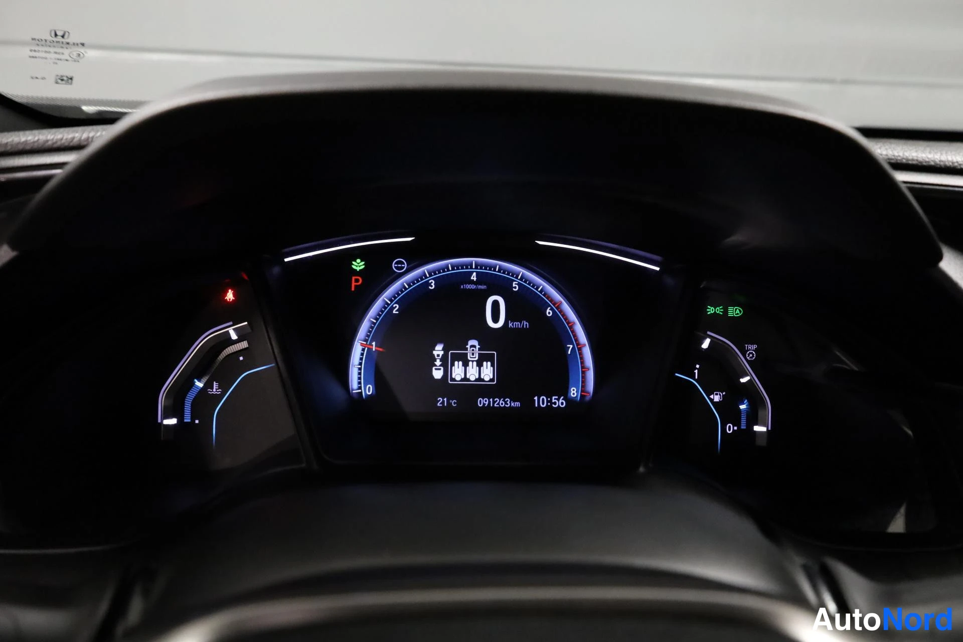 Valkoinen Honda Civic 2019, yksityiskohta, kuva 18
