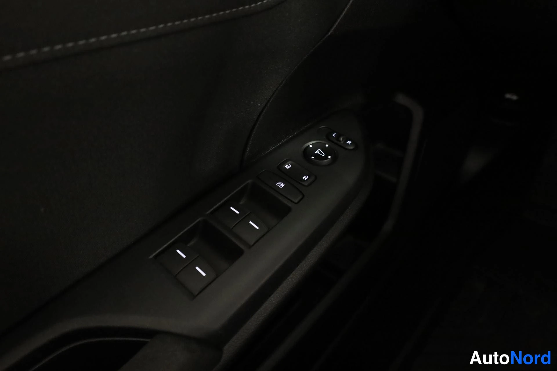 Valkoinen Honda Civic 2019, yksityiskohta, kuva 22