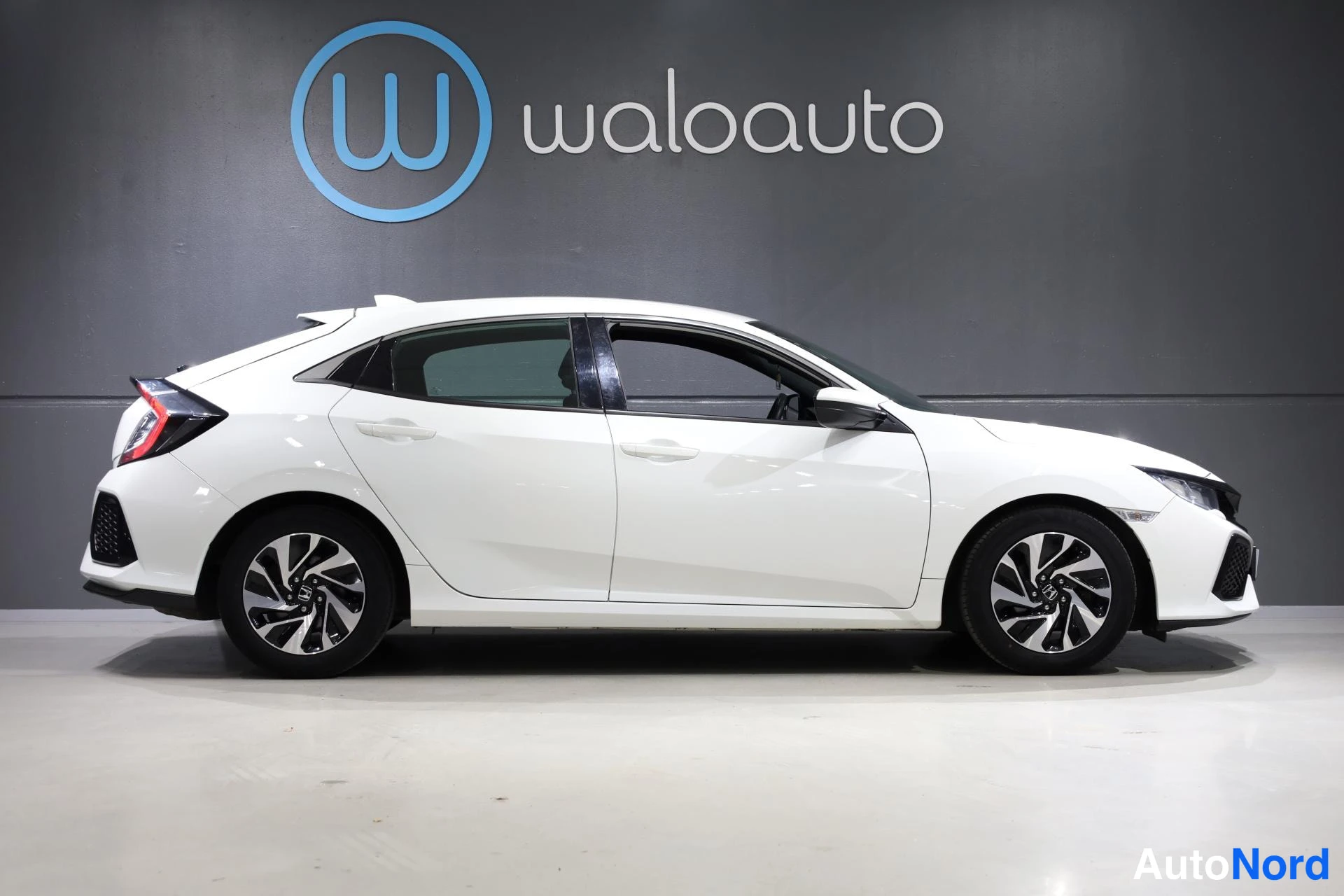 Valkoinen Honda Civic 2019, takaviisto, kuva 7