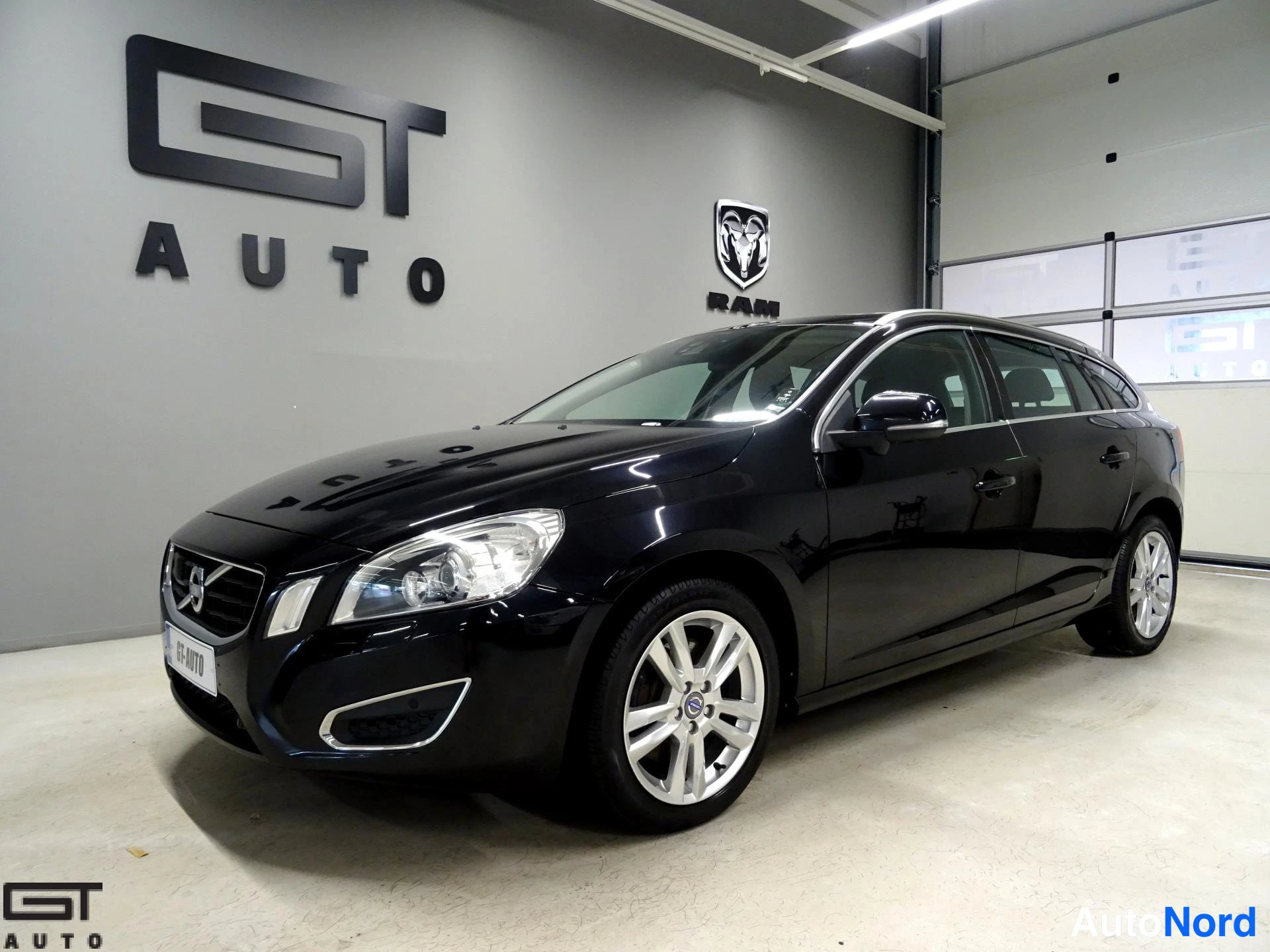 Volvo V60 T5 Summum 2012