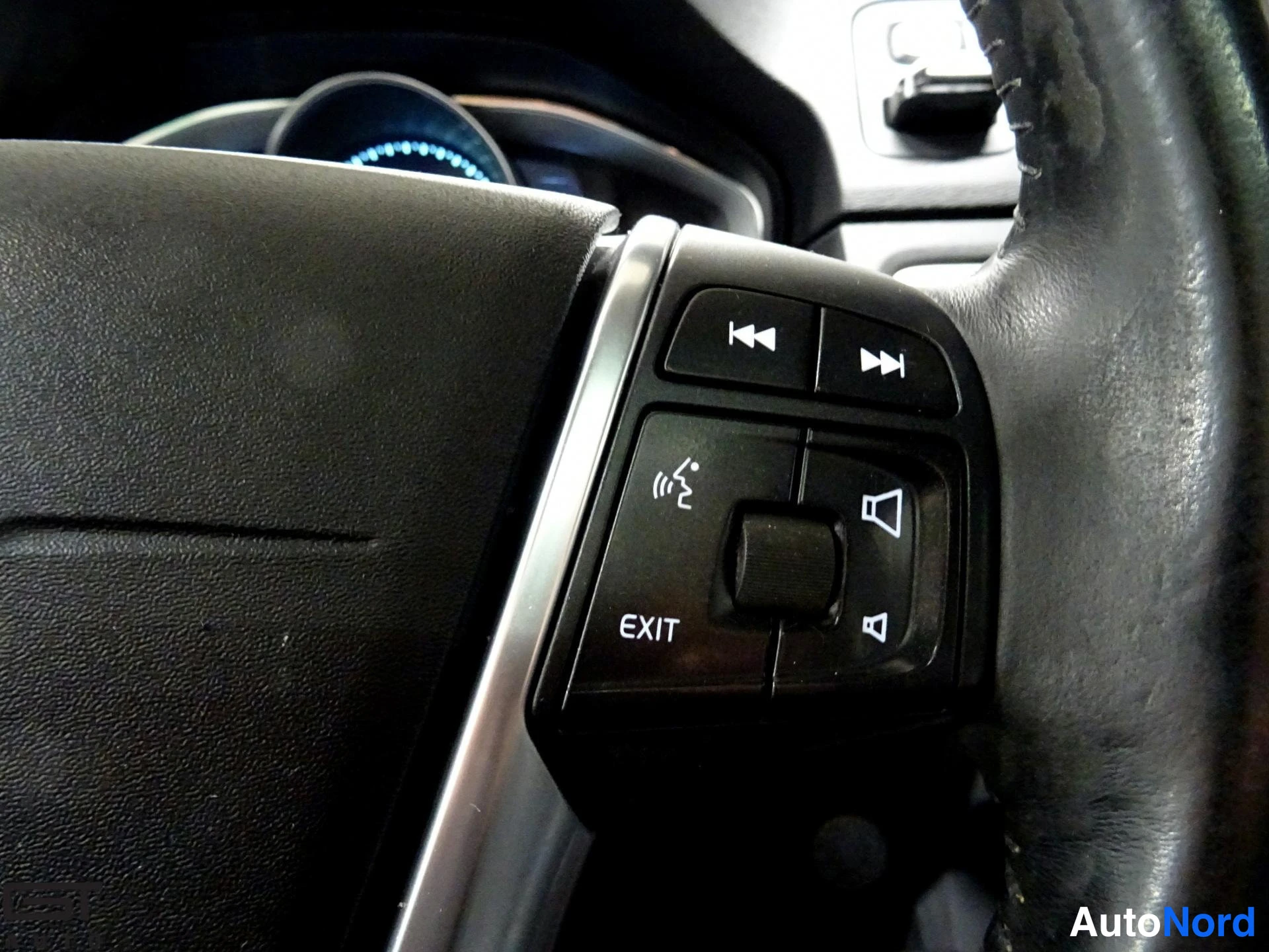 Punainen Volvo V70 2014, yksityiskohta, kuva 21