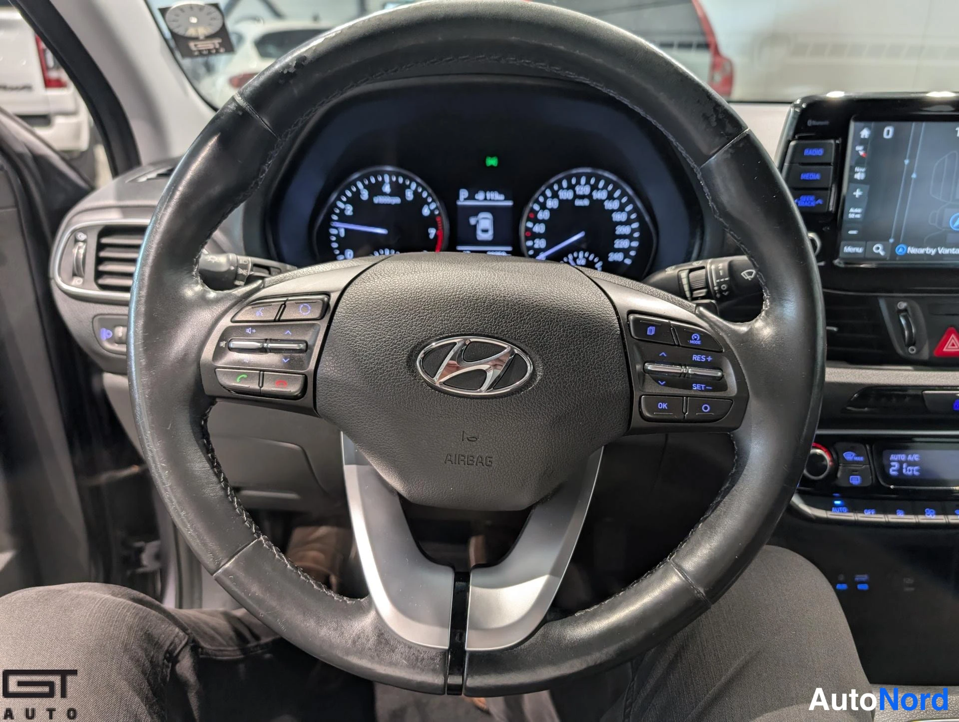 Harmaa Hyundai i30 2019, ohjaamo, kuva 10