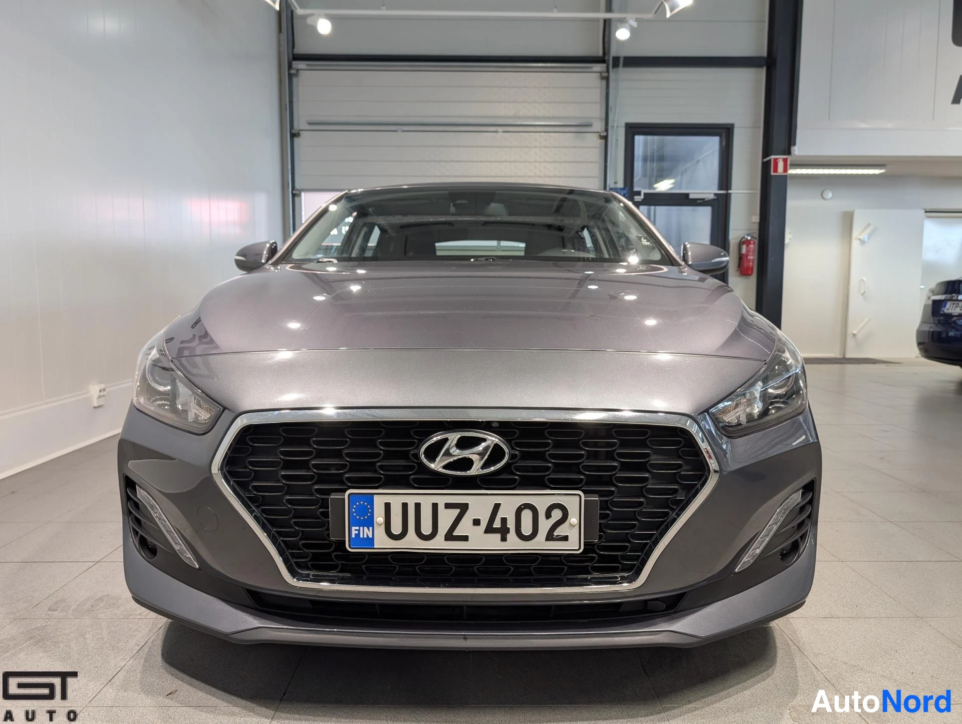 Harmaa Hyundai i30 2019, edestä, kuva 4