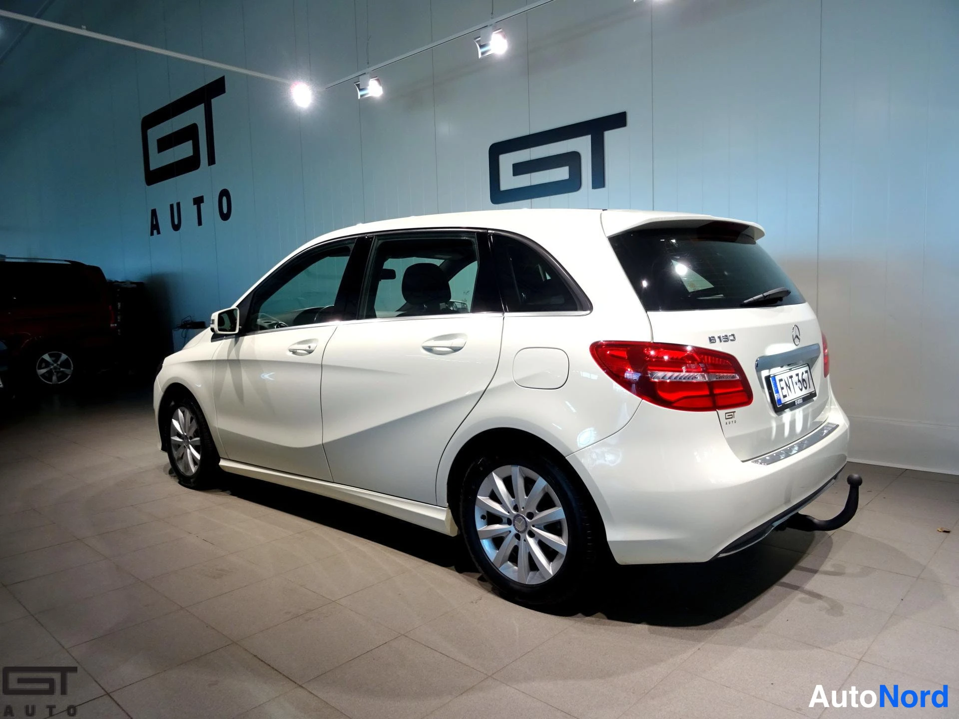 Valkoinen Mercedes-Benz B 2016, takaviisto, kuva 6