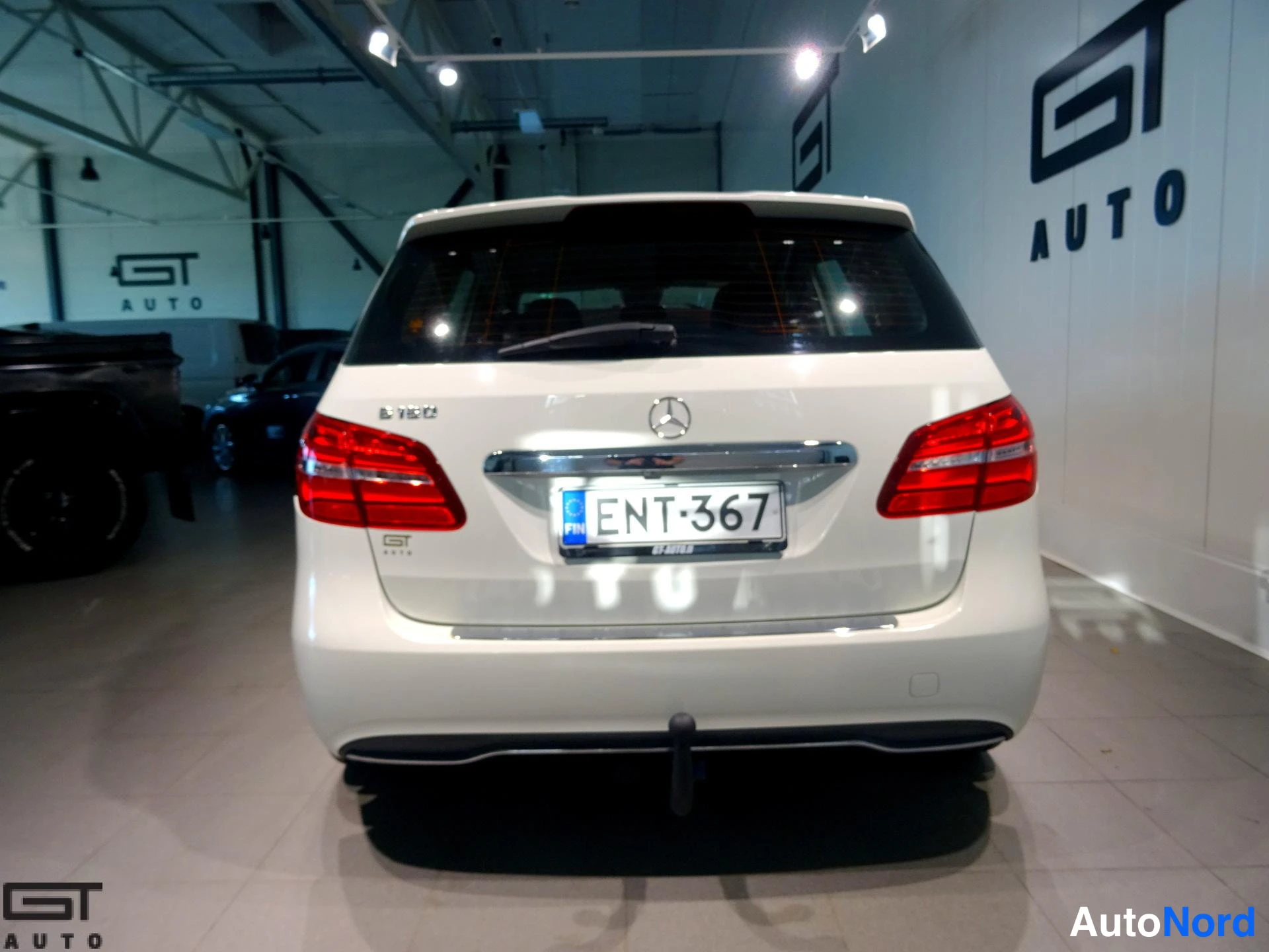 Valkoinen Mercedes-Benz B 2016, takaa, kuva 8