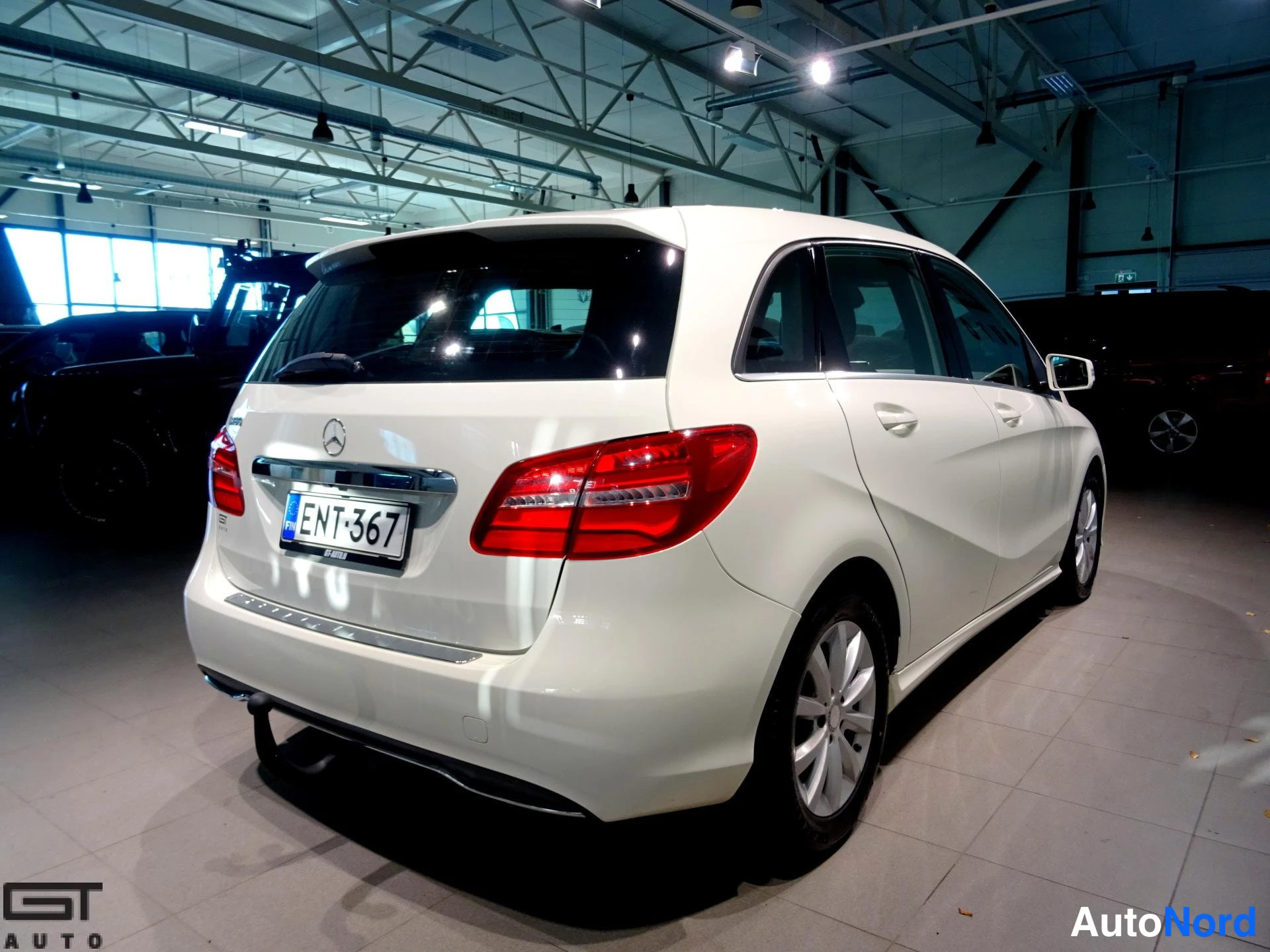 Valkoinen Mercedes-Benz B 2016, takaviisto, kuva 7