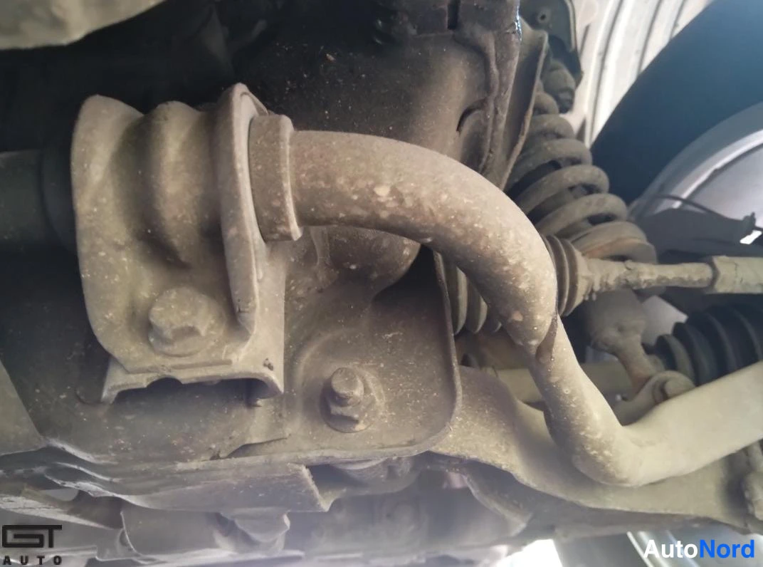 Harmaa Nissan Pathfinder 2009, yksityiskohta, kuva 36