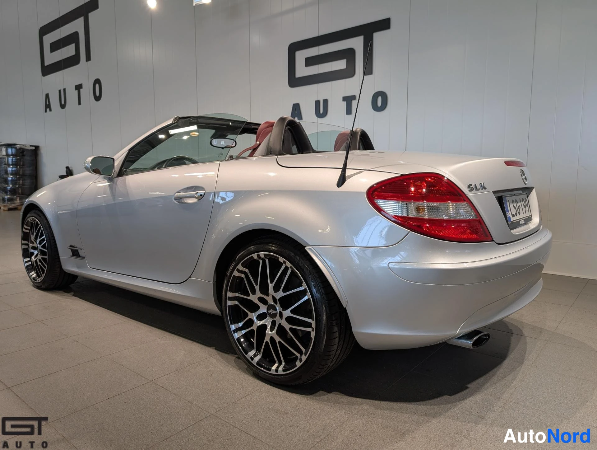 Hopea Mercedes-Benz SLK 2004, takaviisto, kuva 12
